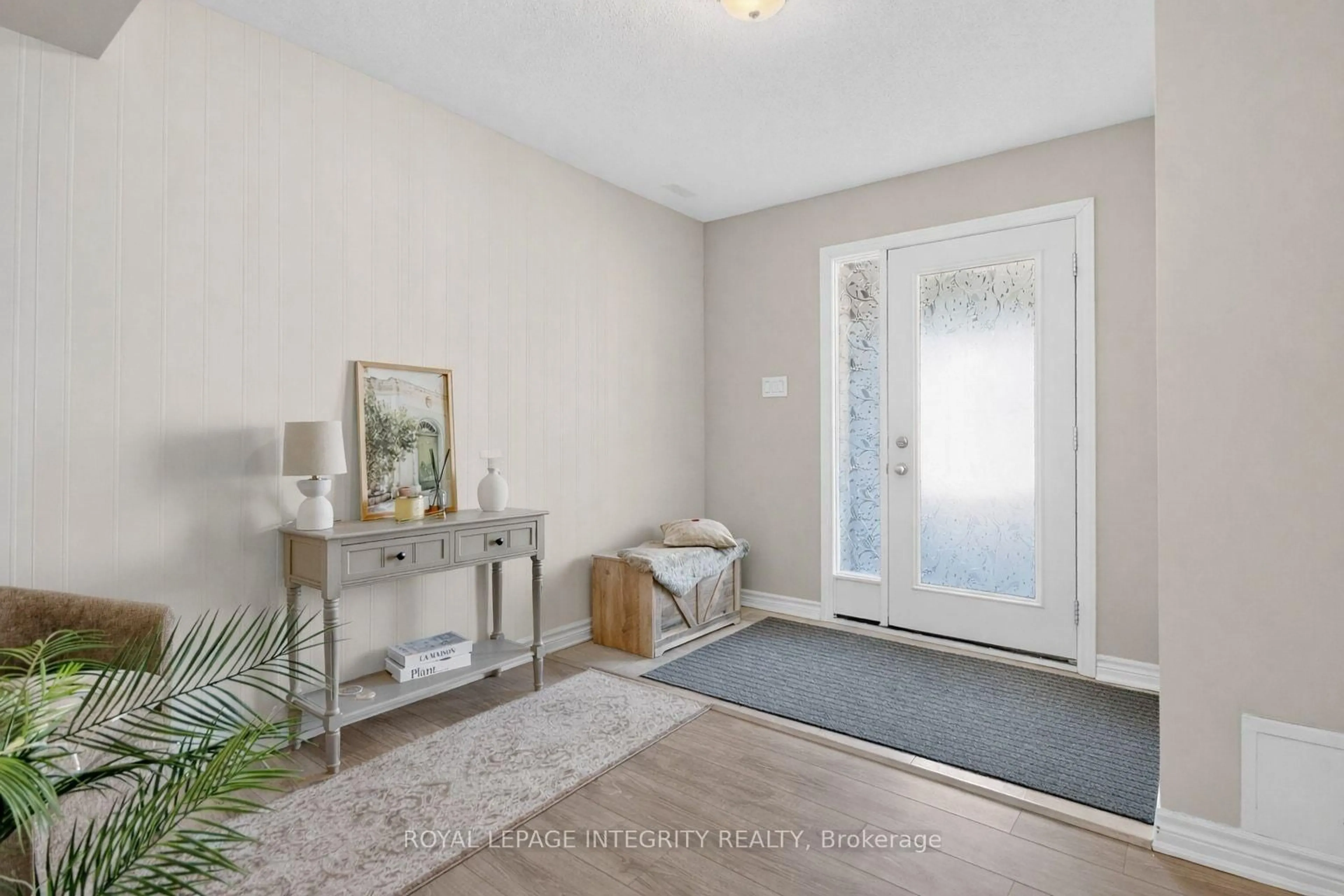 Indoor entryway for 64 Feathertop Lane, Ottawa Ontario K2V 0K7