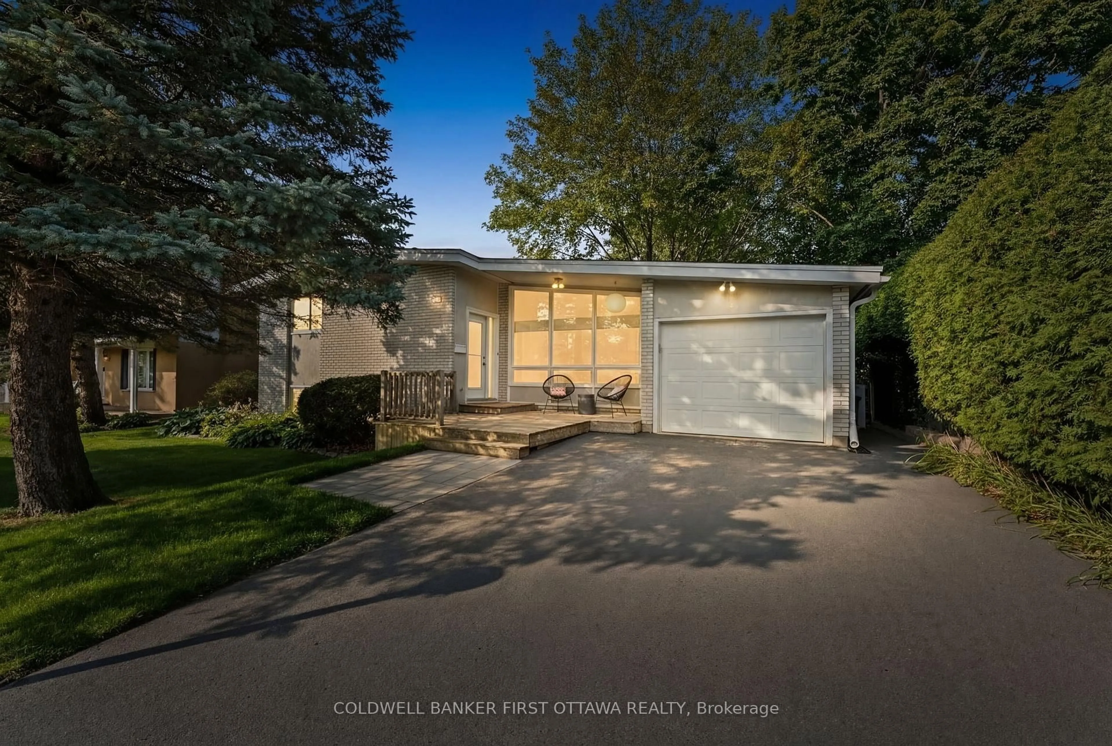 Unknown for 4 Alderbrook Dr, Ottawa Ontario K2H 5W5