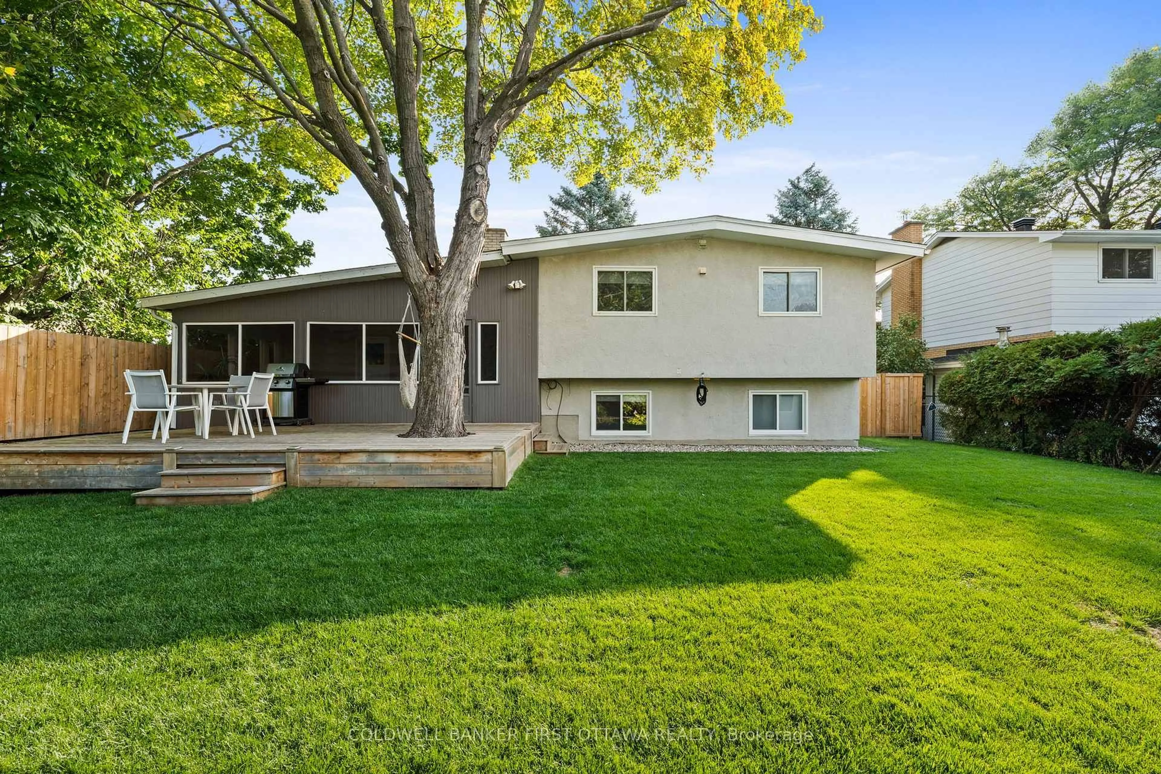 Unknown for 4 Alderbrook Dr, Ottawa Ontario K2H 5W5