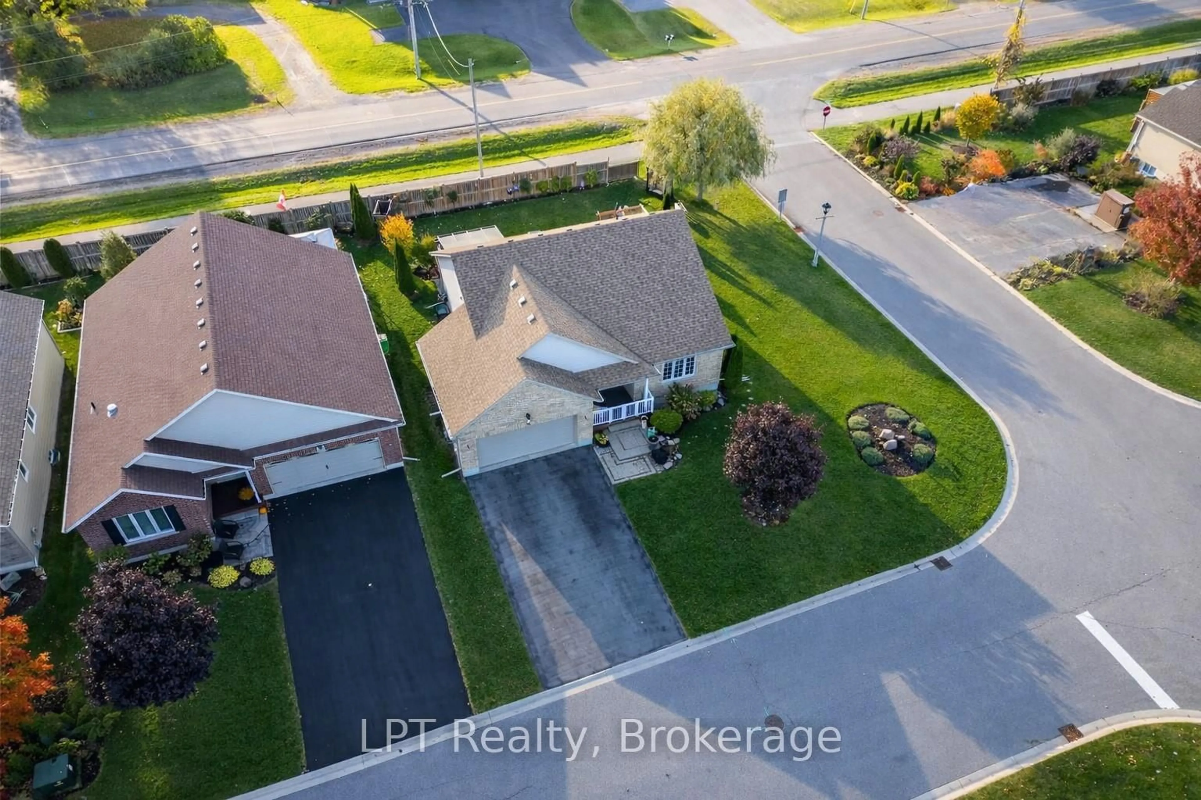 A pic from outside/outdoor area/front of a property/back of a property/a pic from drone, street for 48 Ward Dr, Brighton Ontario K0K 1H0