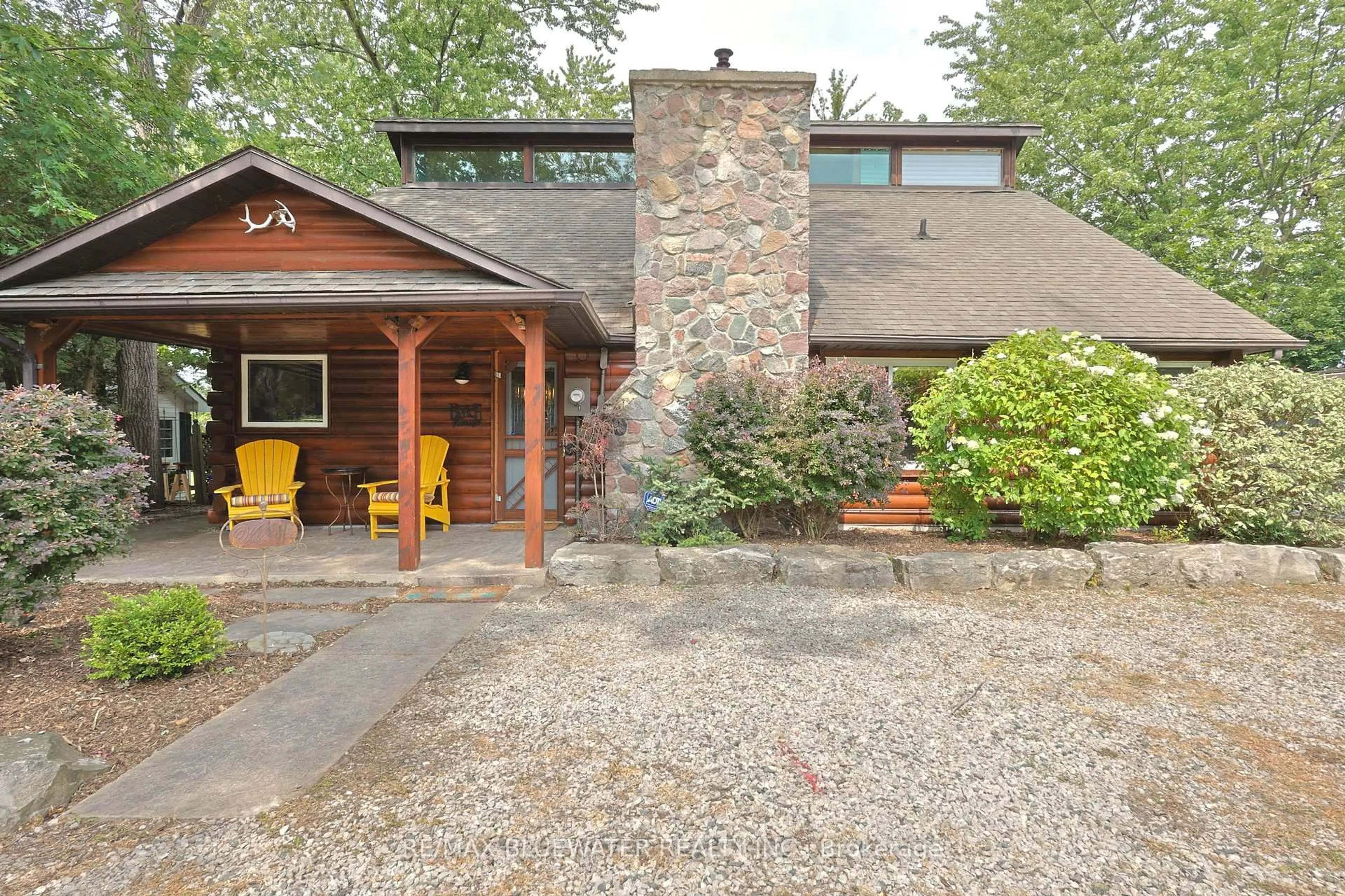 Patio, unknown for 71235 Elizabeth St, Bluewater Ontario N0M 1N0