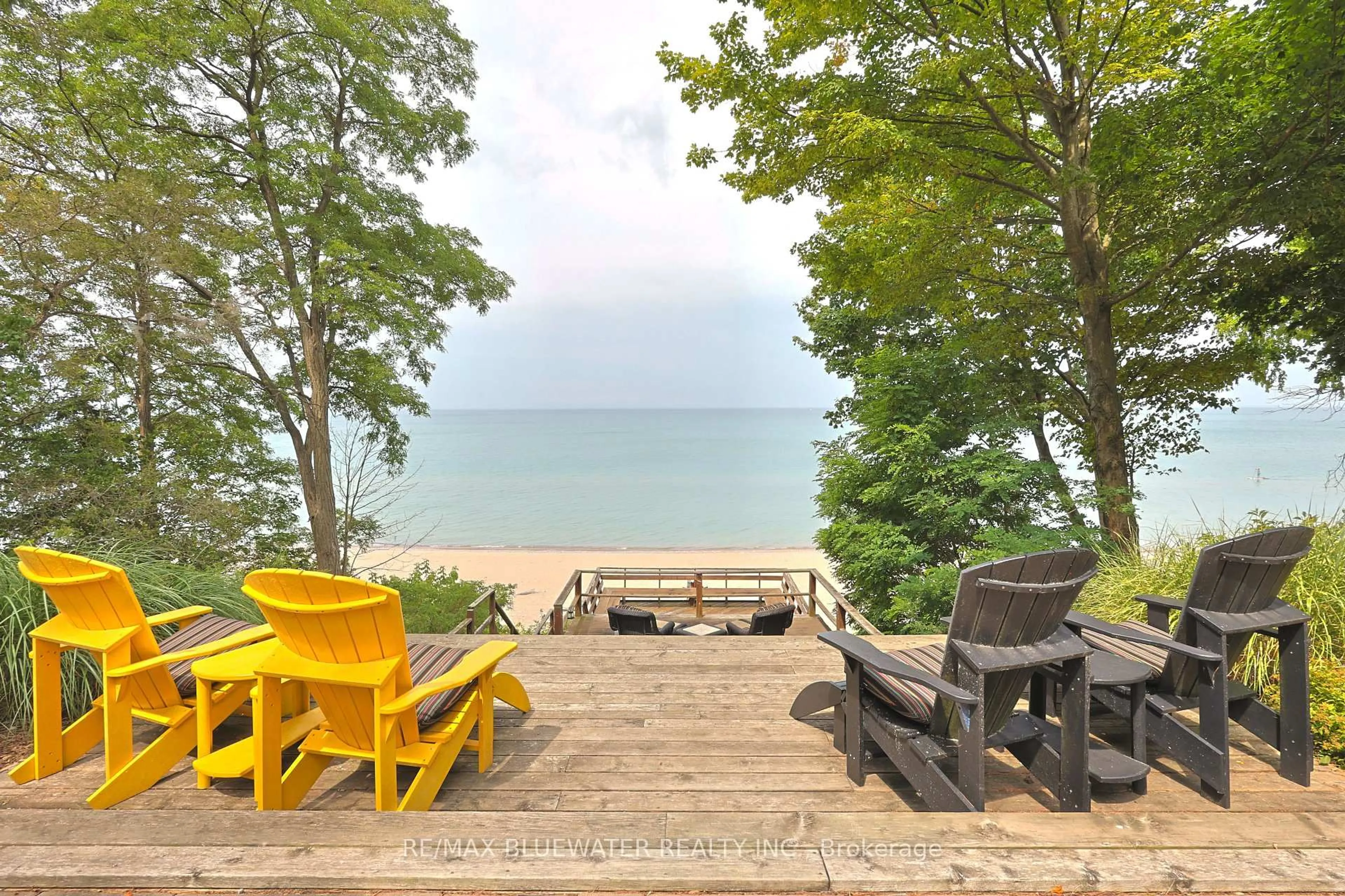 Patio, water/lake/river/ocean view for 71235 Elizabeth St, Bluewater Ontario N0M 1N0