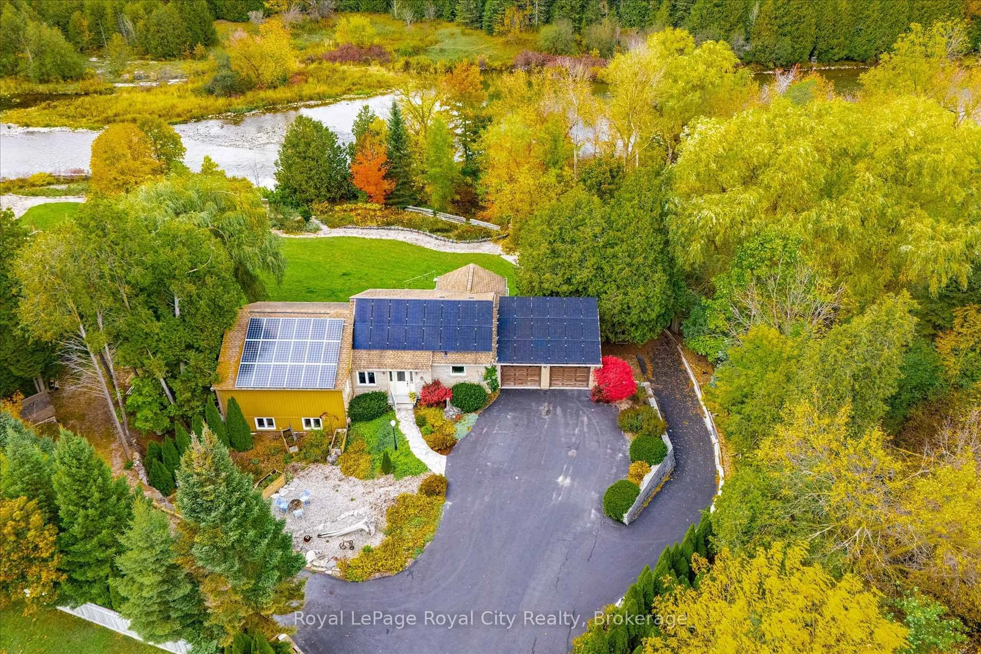 A pic from outside/outdoor area/front of a property/back of a property/a pic from drone, water/lake/river/ocean view for 8060 Wellington Rd 18 Rd, Centre Wellington Ontario N1M 2W5