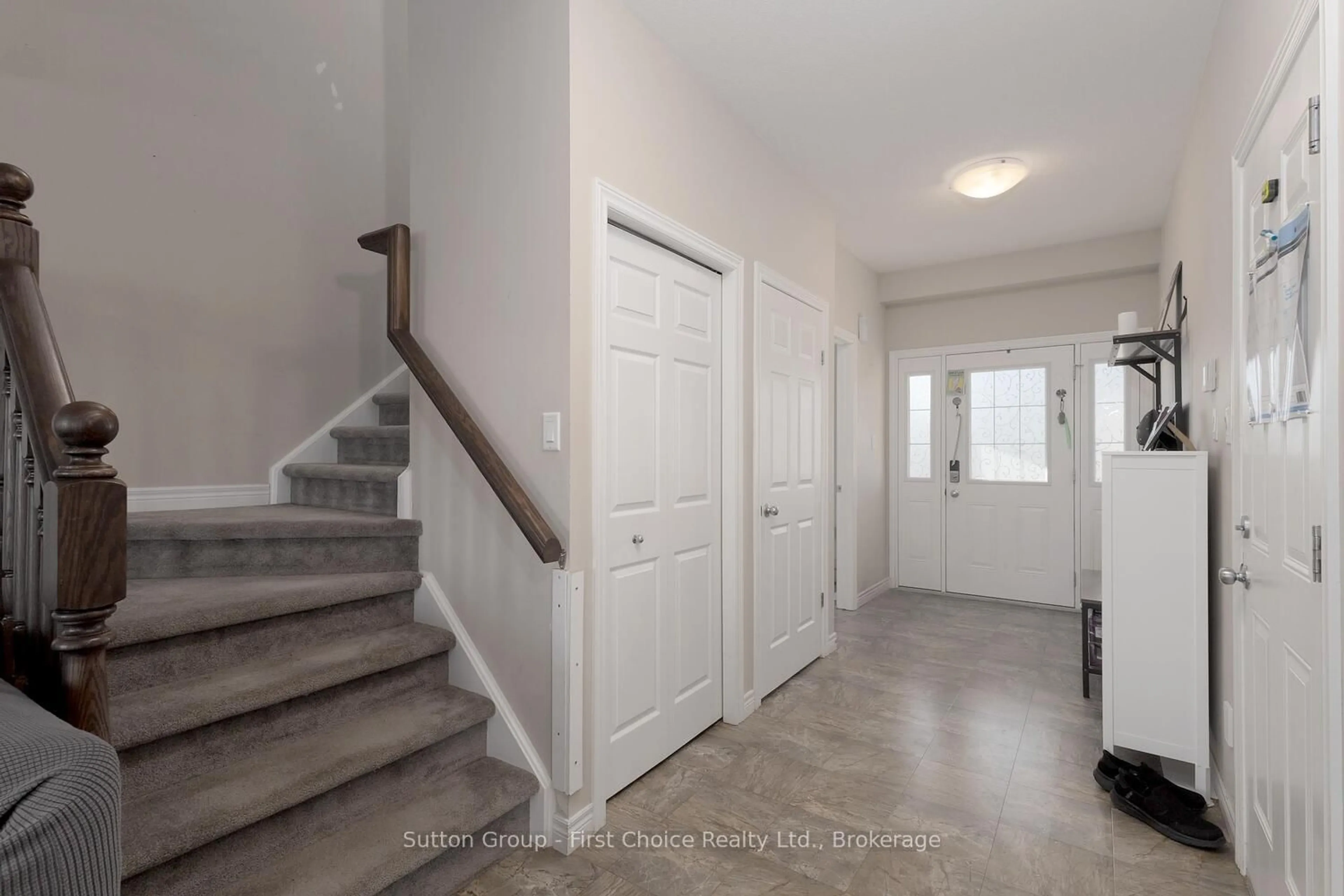 Indoor entryway for 60 Brown St, Stratford Ontario N5A 0B8