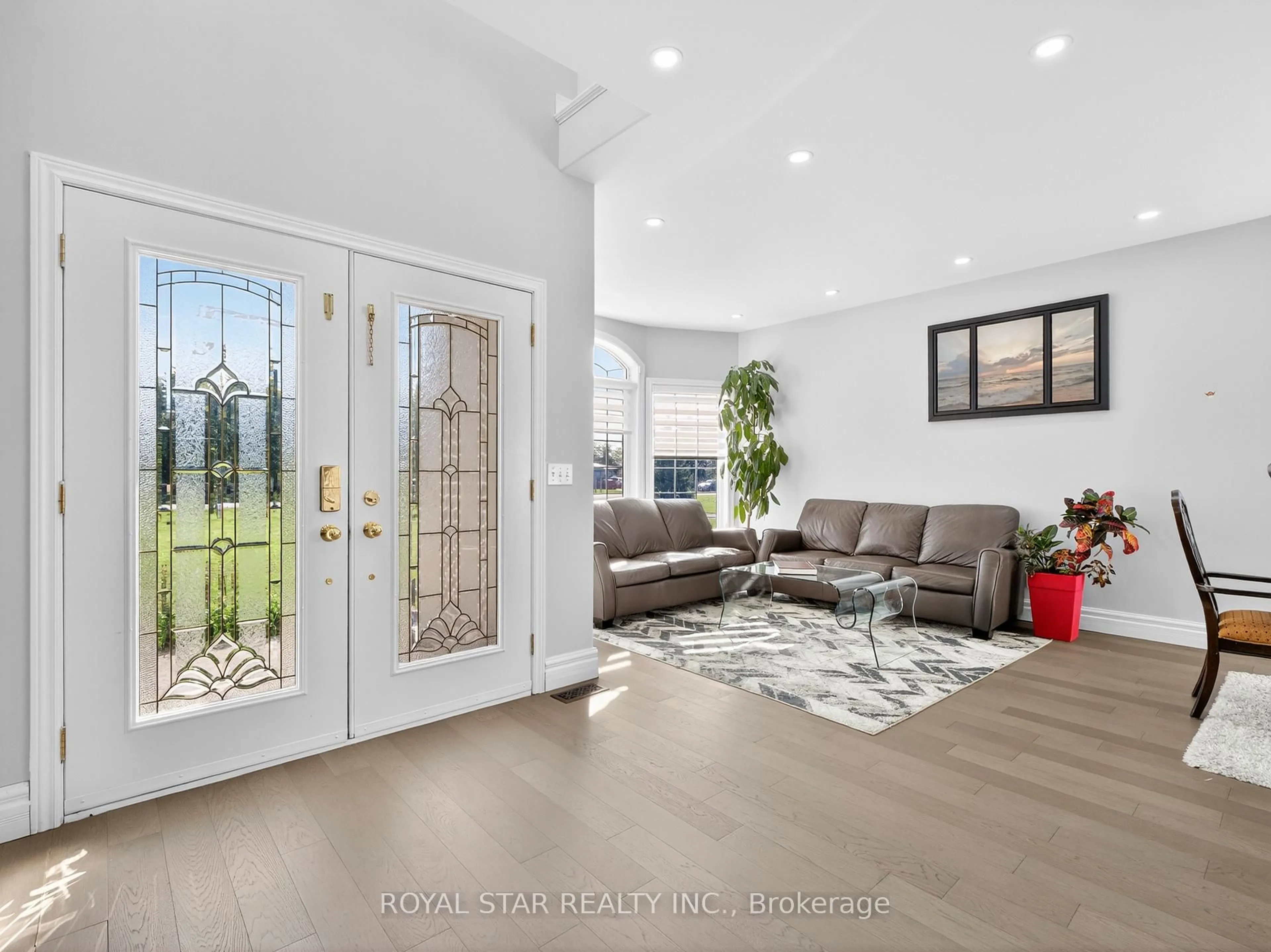 Indoor entryway for 1951 County Road 27, Lakeshore Ontario N0R 1V0