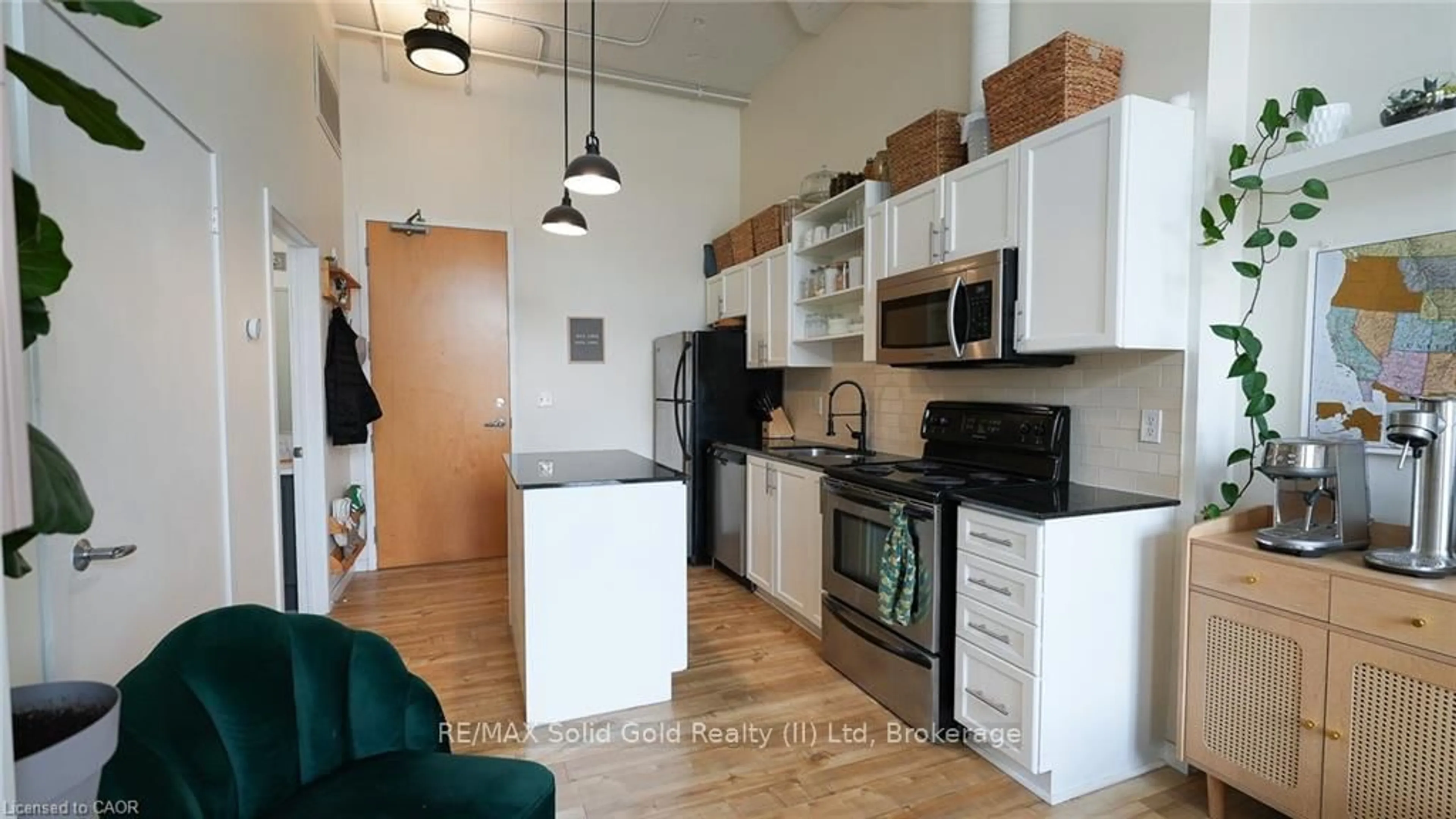 Standard kitchen, unknown for 410 King St #226, Kitchener Ontario N2G 1C3