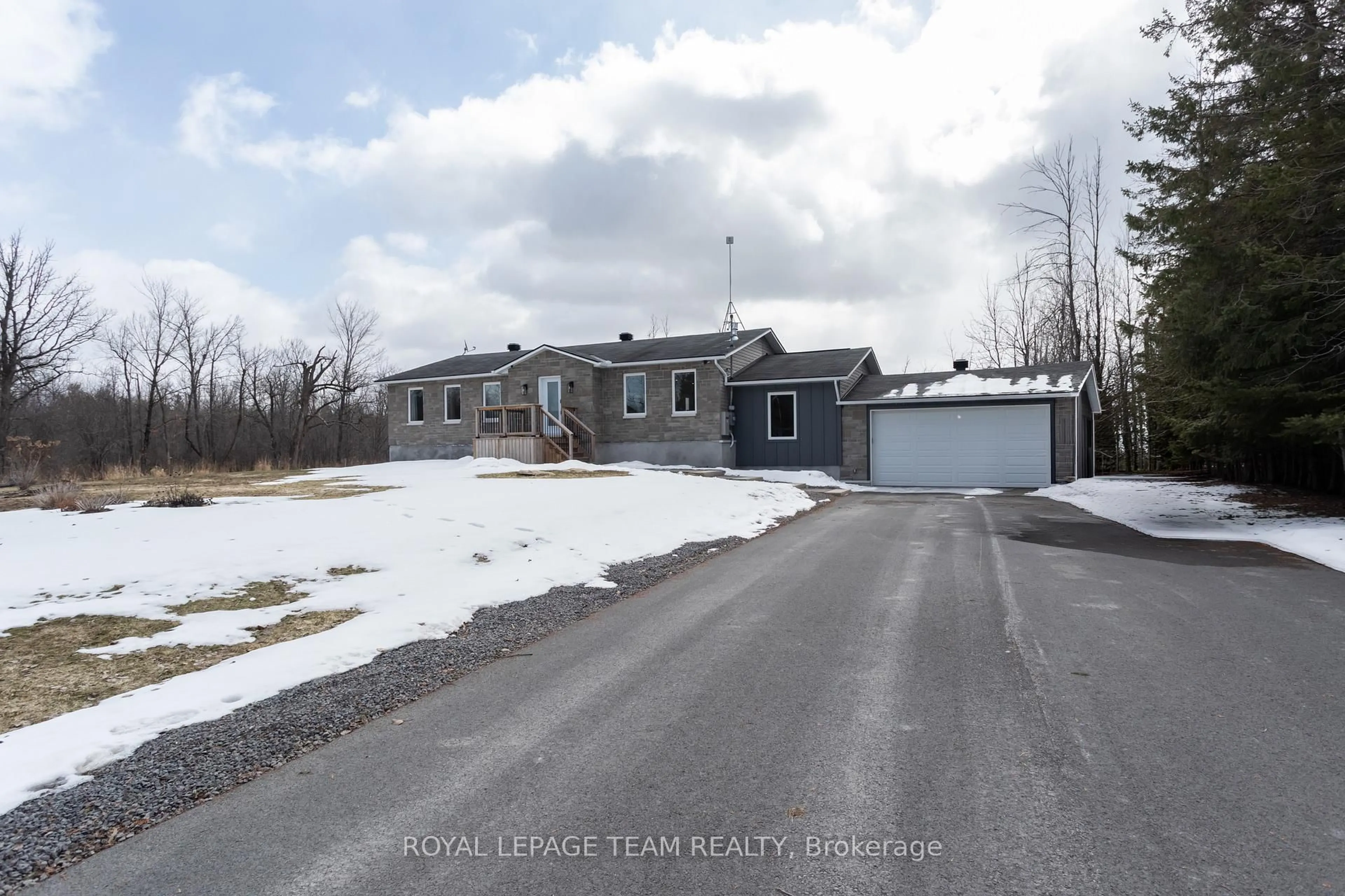 Unknown for 2071 8th Line, Carleton Place Ontario K7C 3P2