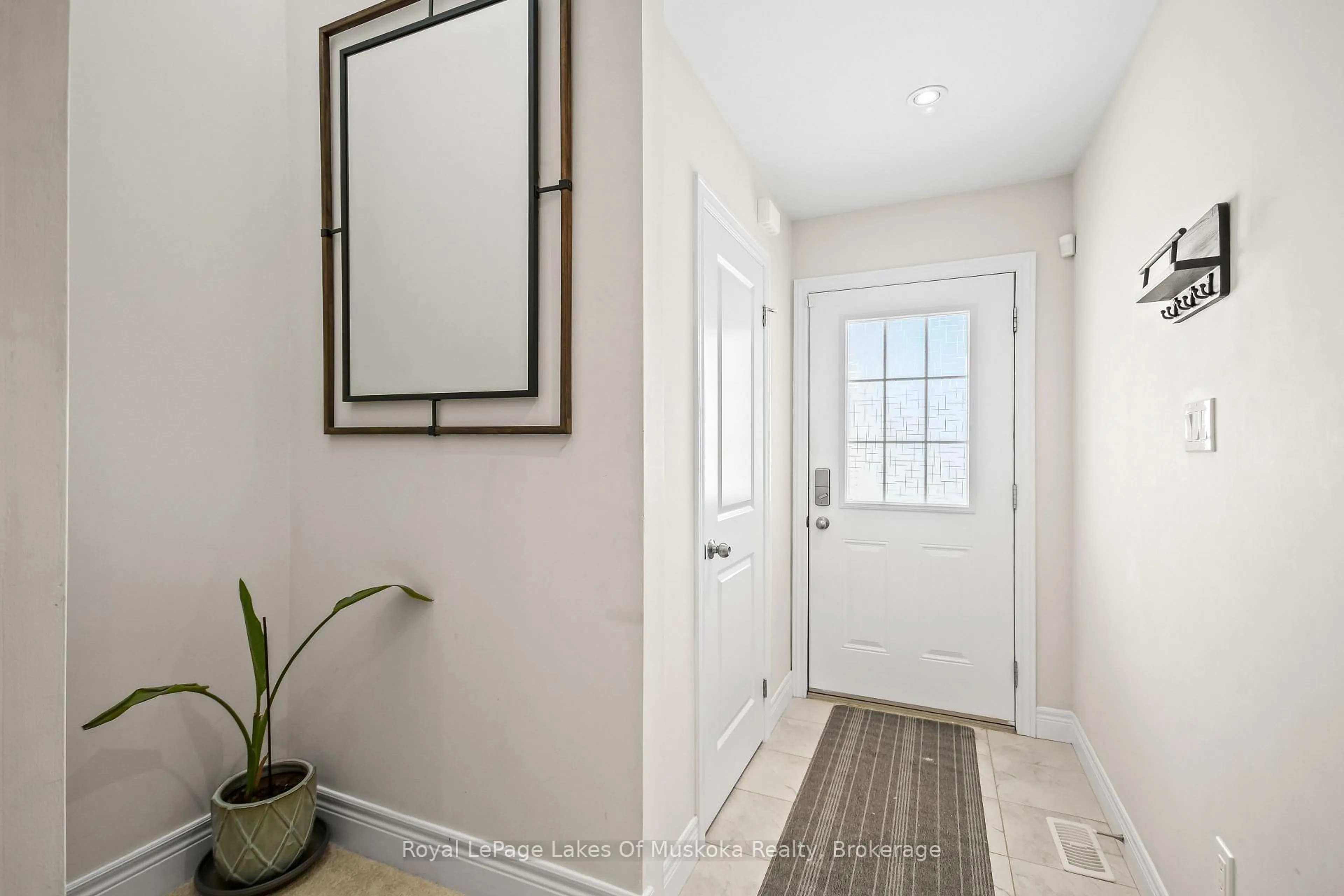 Indoor entryway for 31 Nicole Park Pl, Bracebridge Ontario P1L 0C8