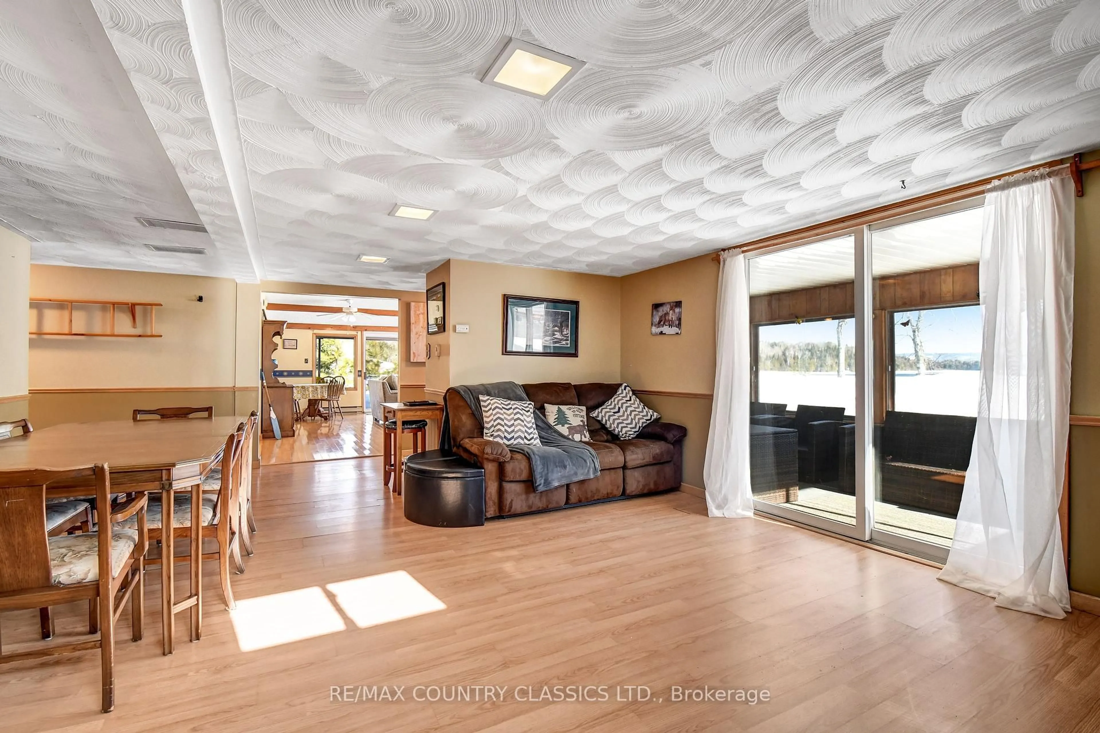 Indoor foyer for 15 Cryderman Crt, Bancroft Ontario K0L 1C0