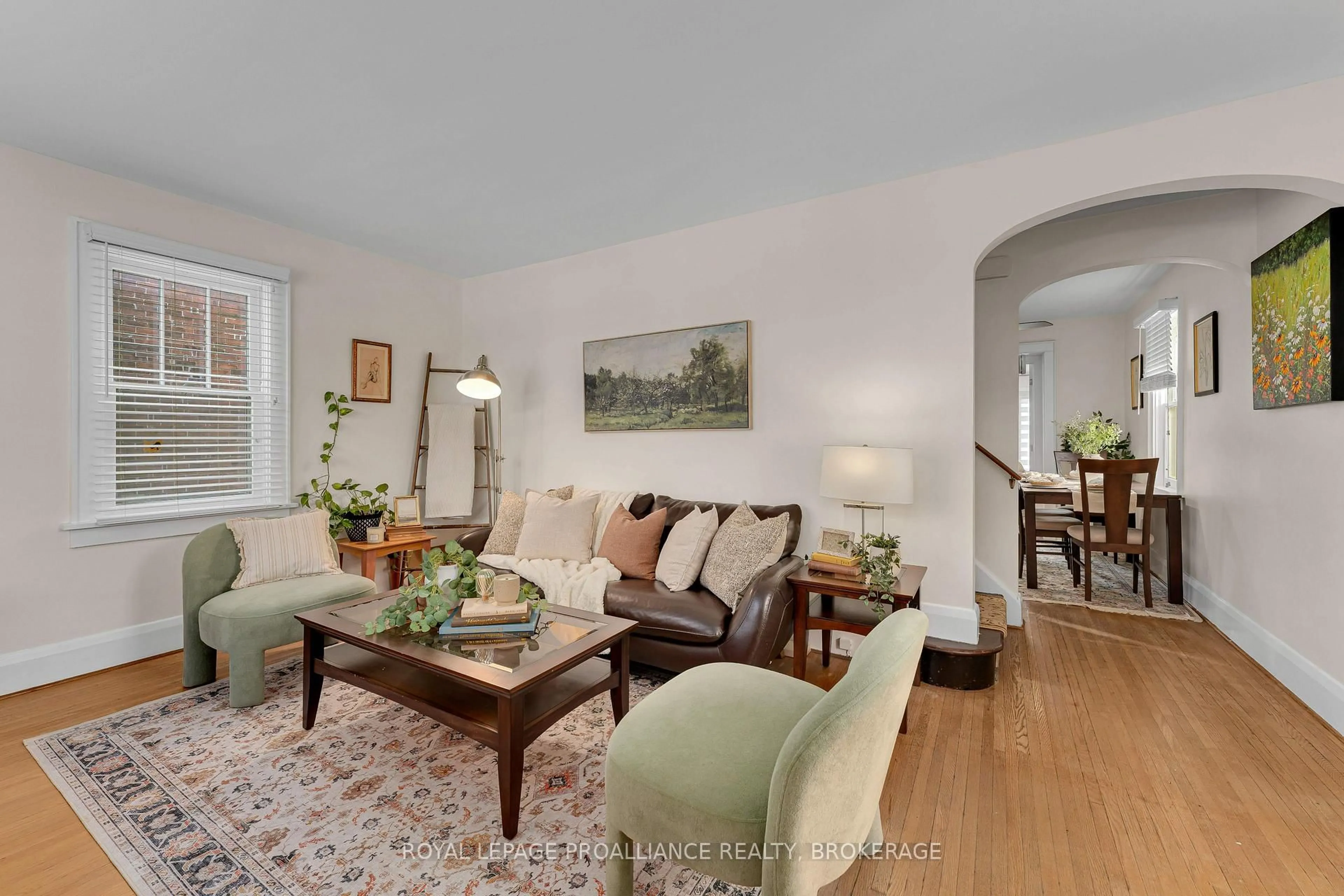 Living room with furniture, unknown for 32 Livingston Ave, Kingston Ontario K7L 4L2