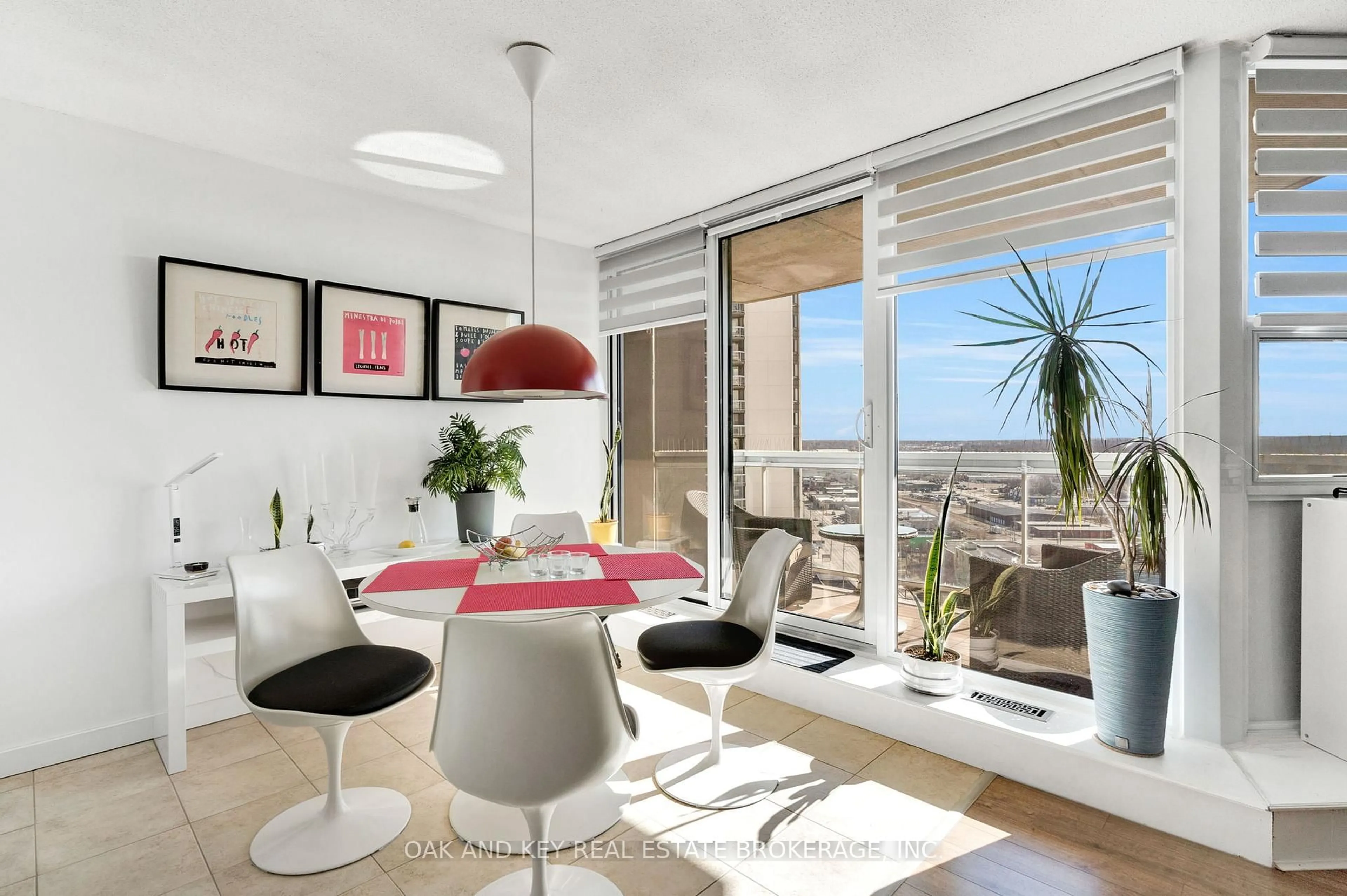 Dining room, wood/laminate floor for 323 Colborne St #1805, London East Ontario N6B 3N8