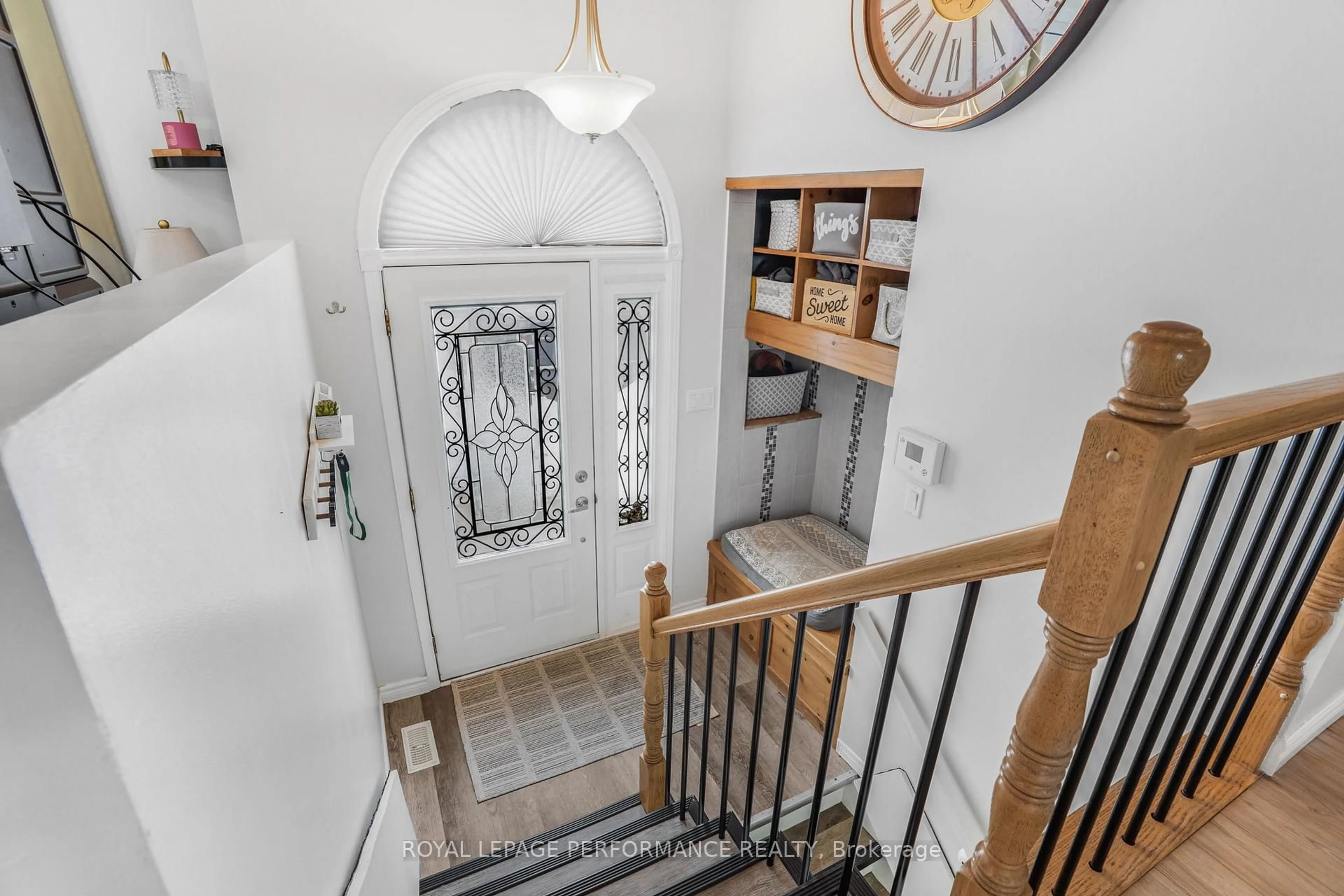 Indoor entryway for 68 Lafleche Blvd, Casselman Ontario K0A 1M0