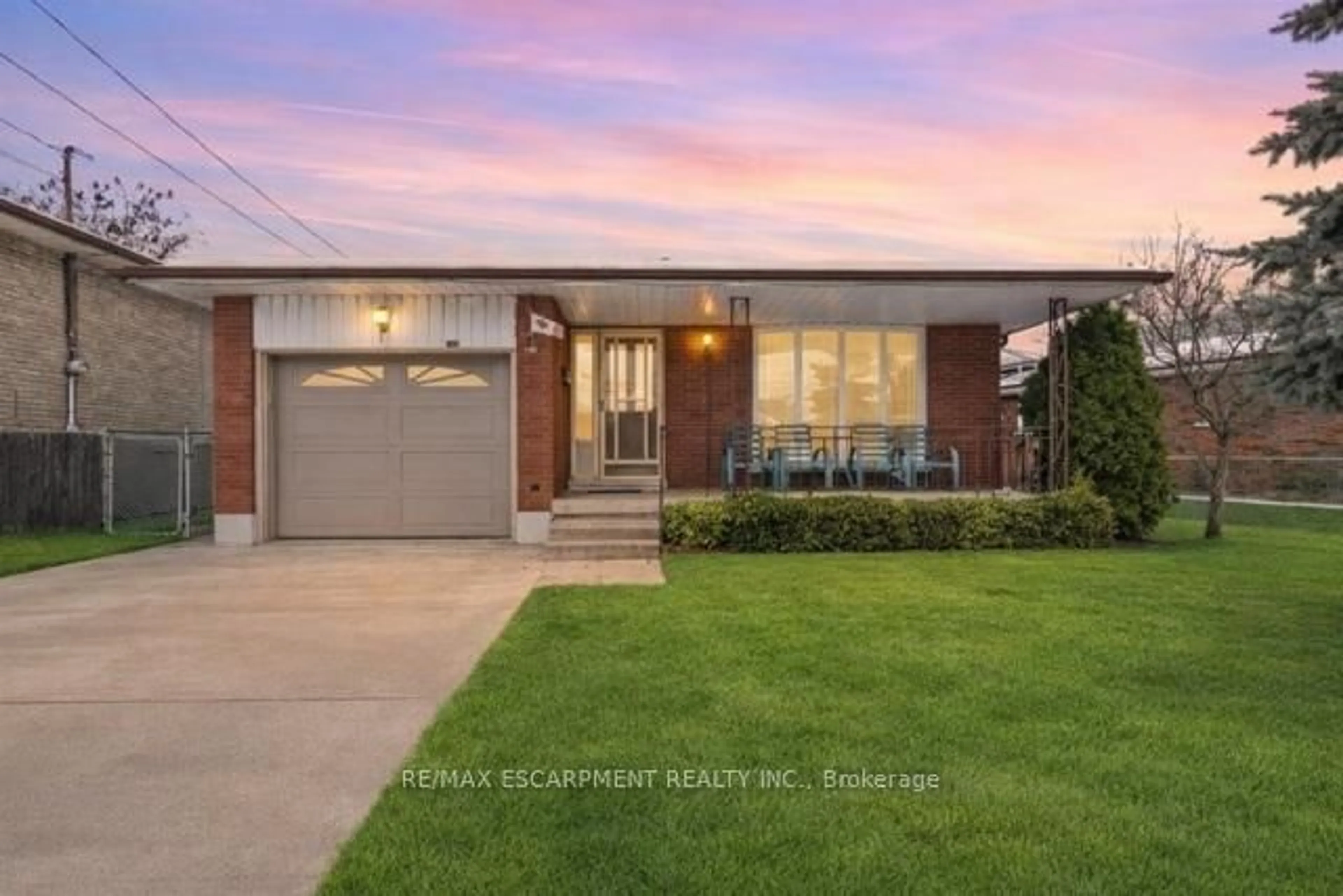 Home with brick exterior material, street for 88 GLEN VALLEY Dr, Hamilton Ontario L8K 5W5