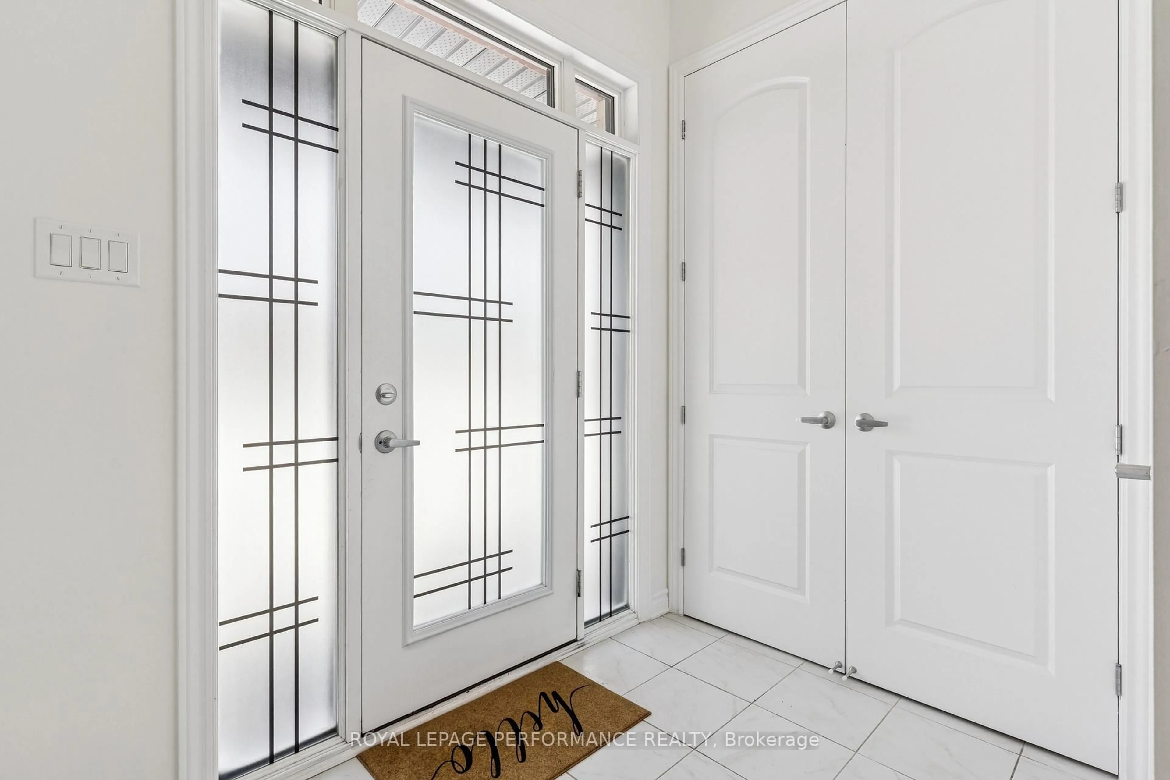 Indoor entryway for 845 Snap Hook Cres, Ottawa Ontario K2J 6V7