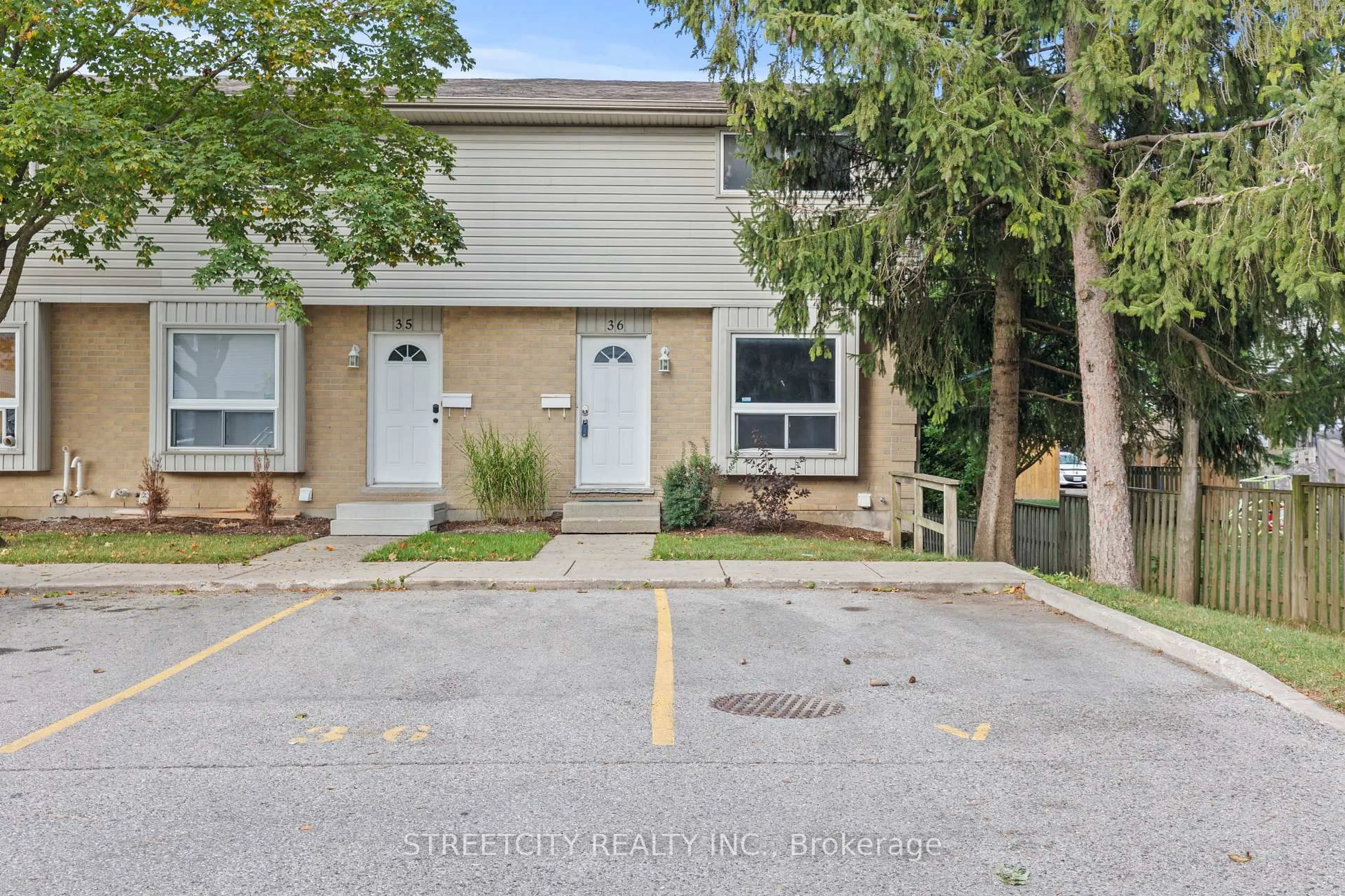 Unknown for 577 Third St #36, London East Ontario N5V 4B9