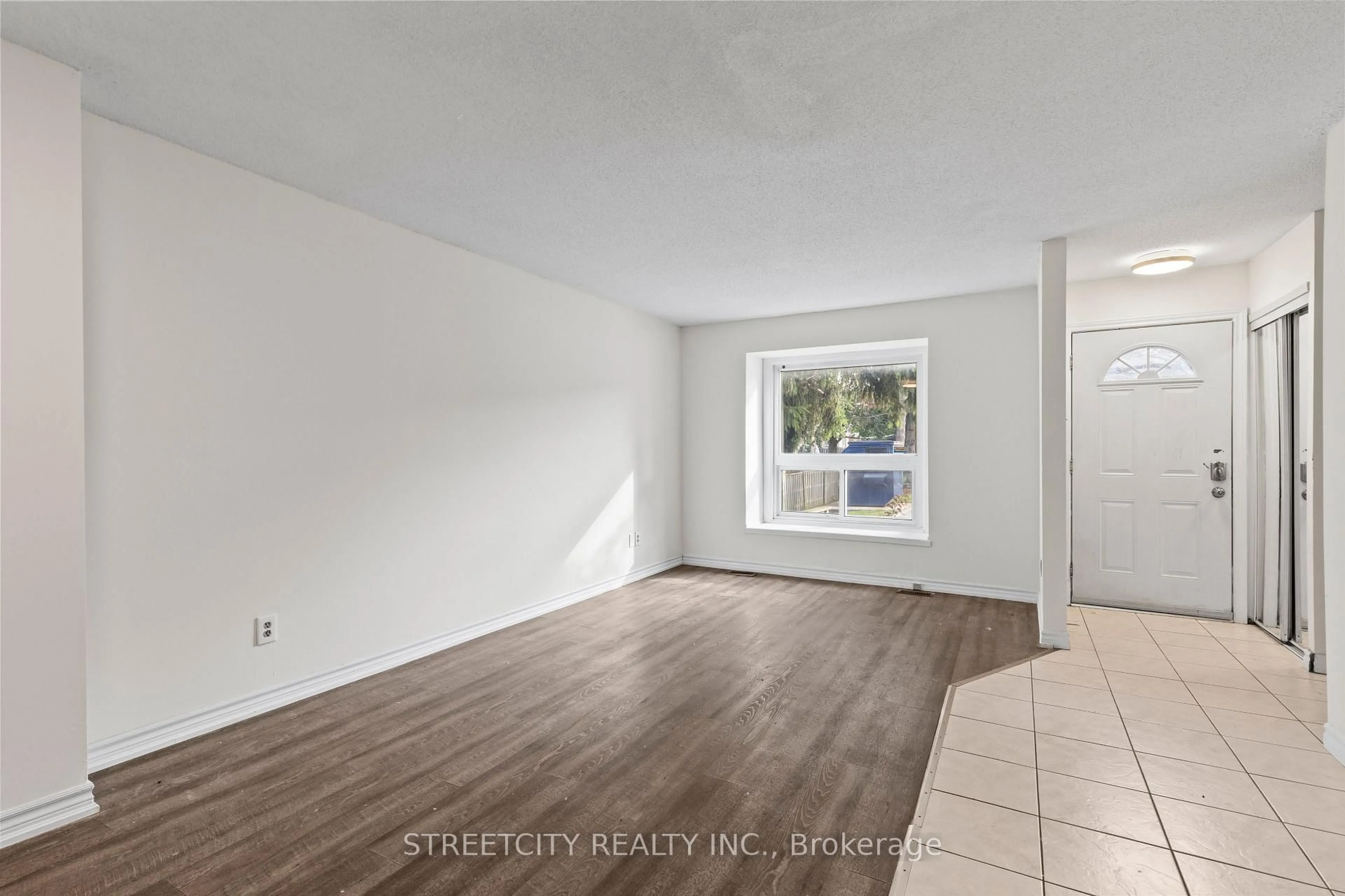 A pic of a room for 577 Third St #36, London East Ontario N5V 4B9