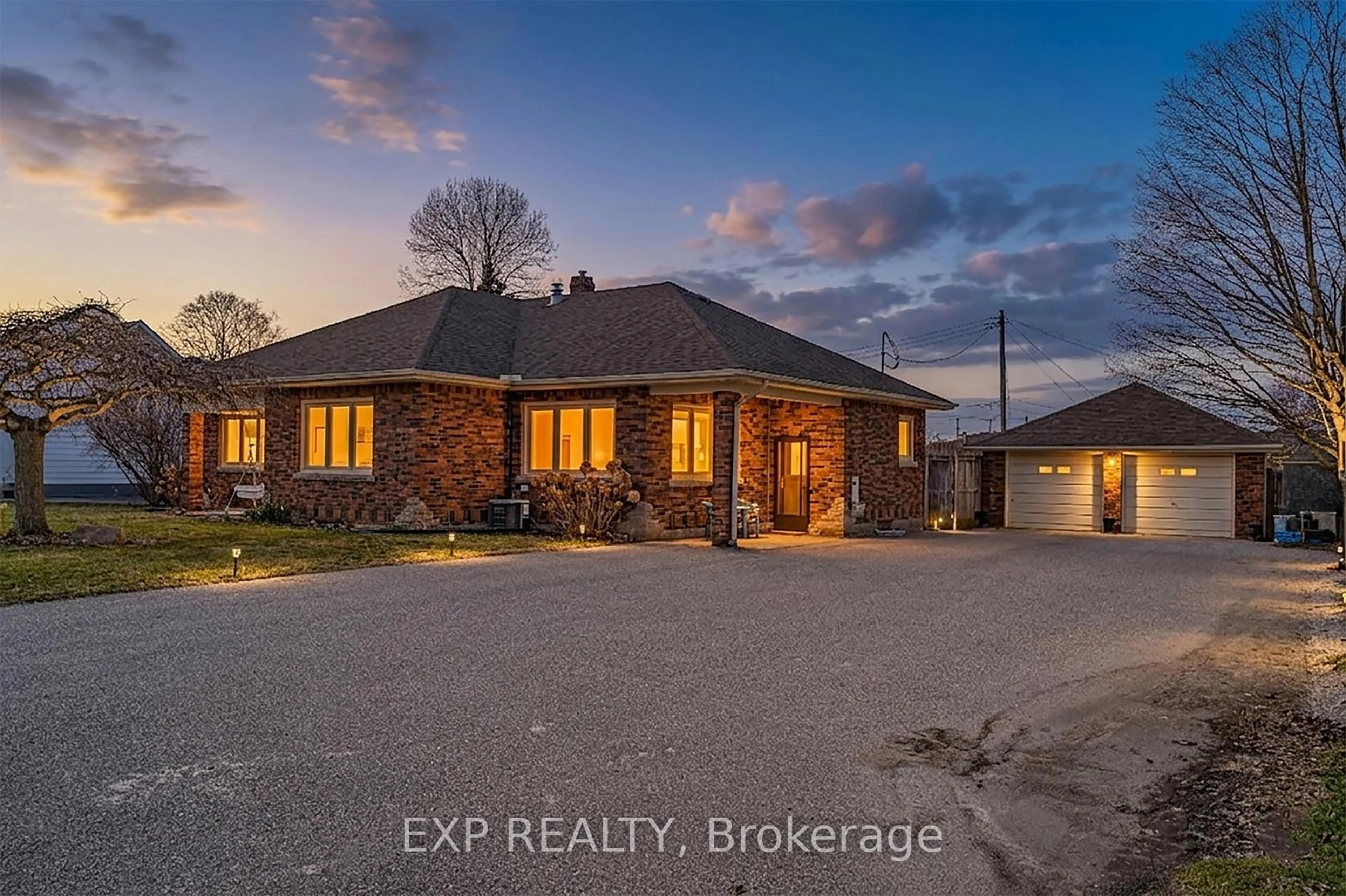 A pic from outside/outdoor area/front of a property/back of a property/a pic from drone, unknown for 440 Churchill Ave, Norfolk Ontario N4B 2P9