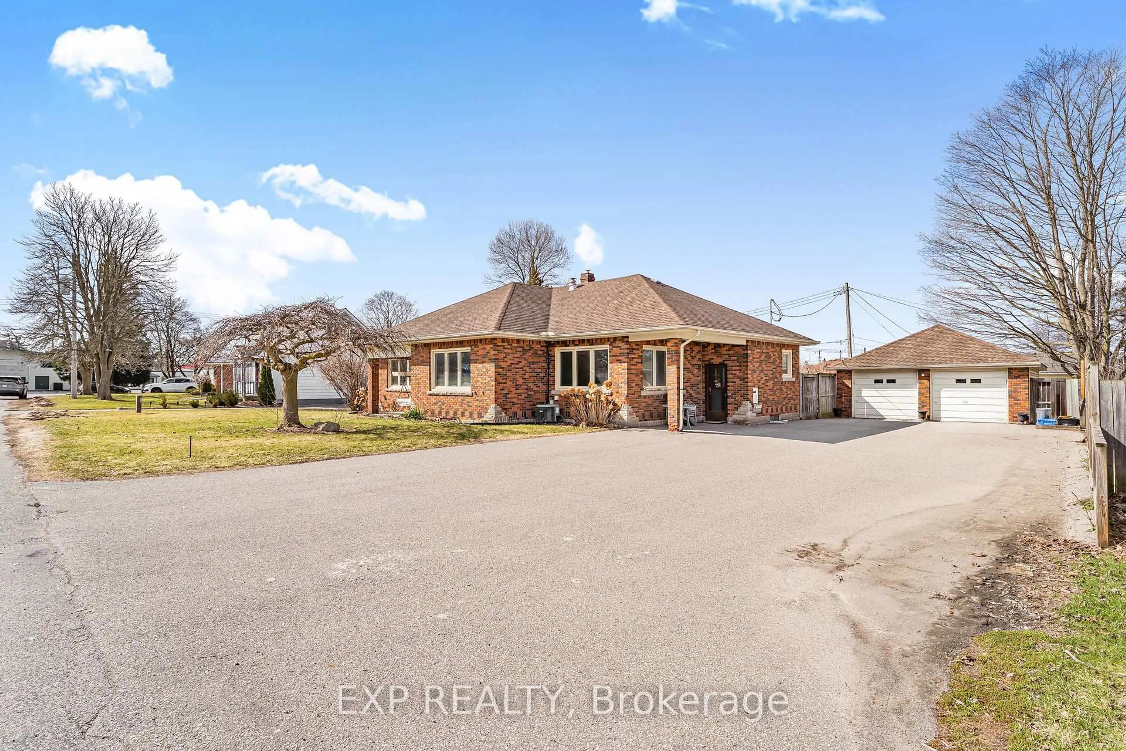 A pic from outside/outdoor area/front of a property/back of a property/a pic from drone, street for 440 Churchill Ave, Norfolk Ontario N4B 2P9