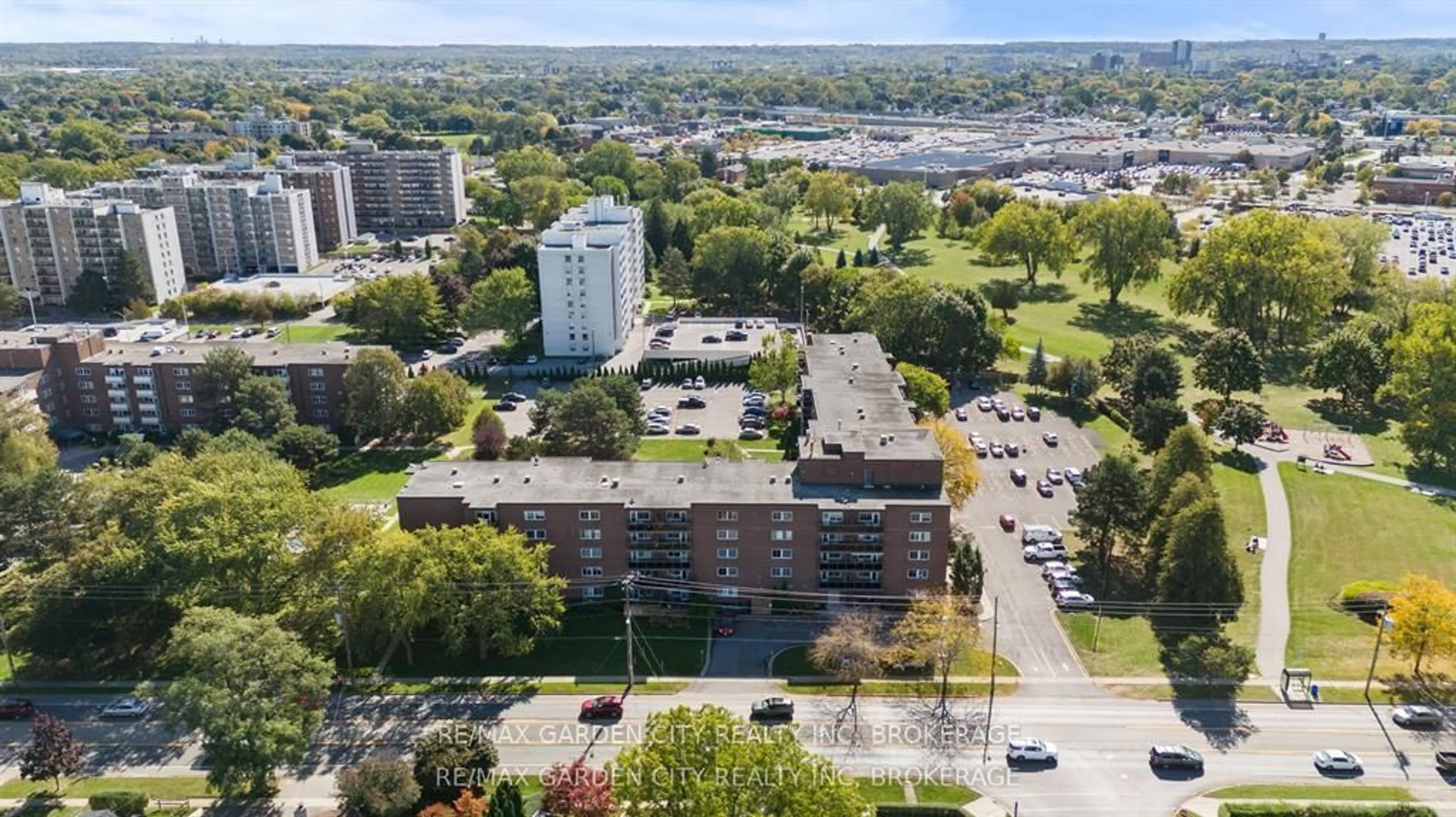 A pic from outside/outdoor area/front of a property/back of a property/a pic from drone, city buildings view from balcony for 196 SCOTT St #517, St. Catharines Ontario L2N 5T2