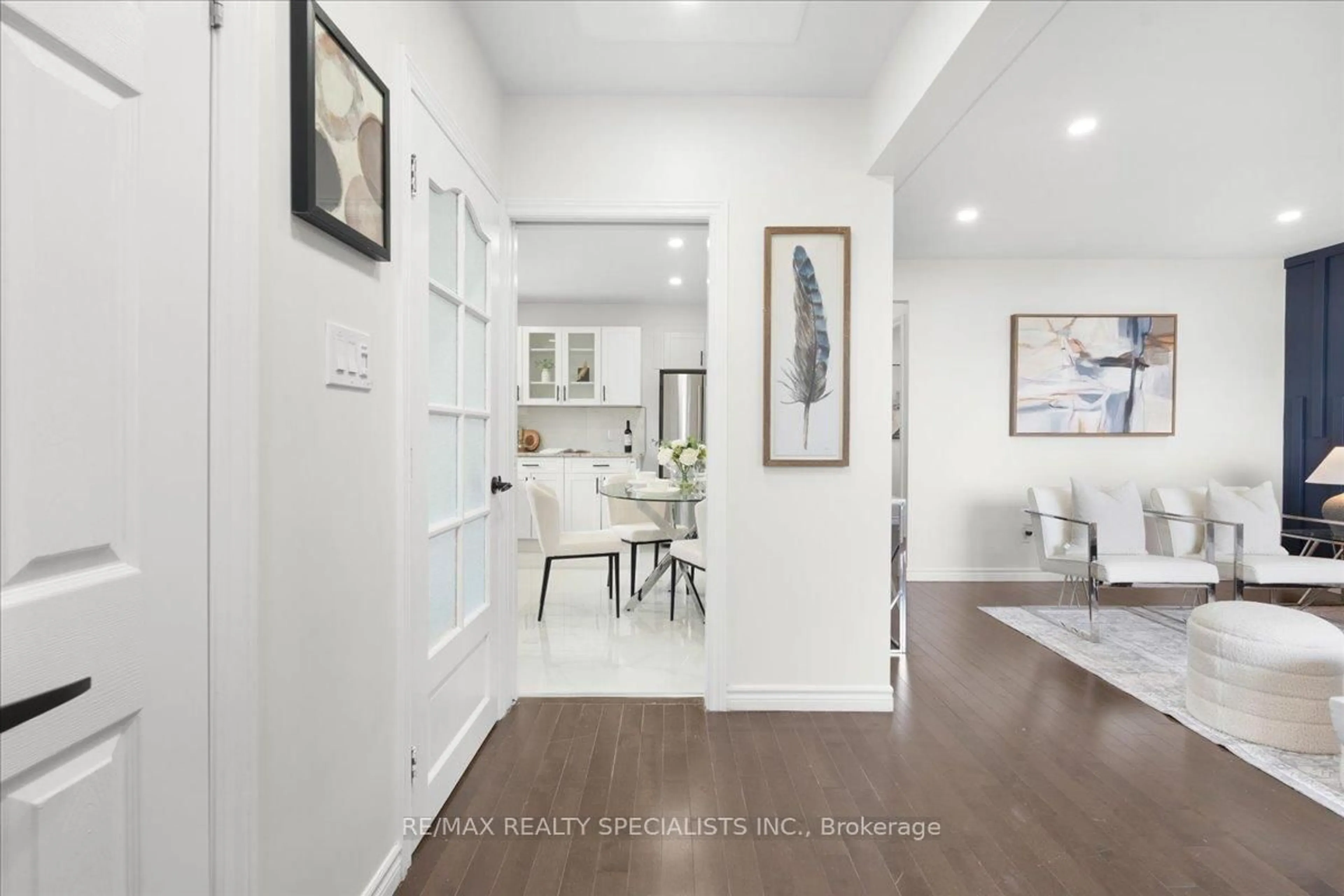 Indoor entryway for 56 Nash Rd, Hamilton Ontario L8K 4J7