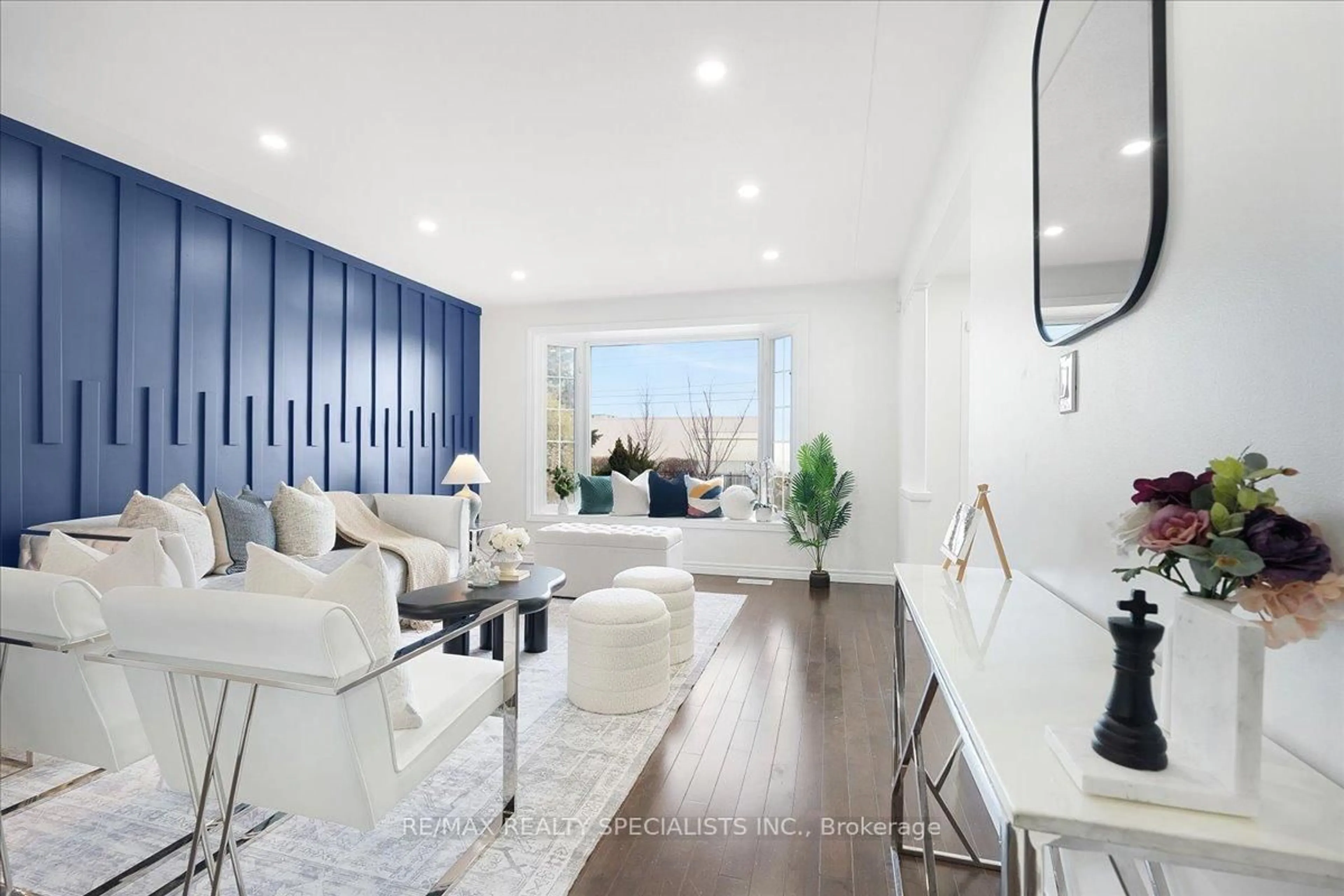 Living room with furniture, unknown for 56 Nash Rd, Hamilton Ontario L8K 4J7