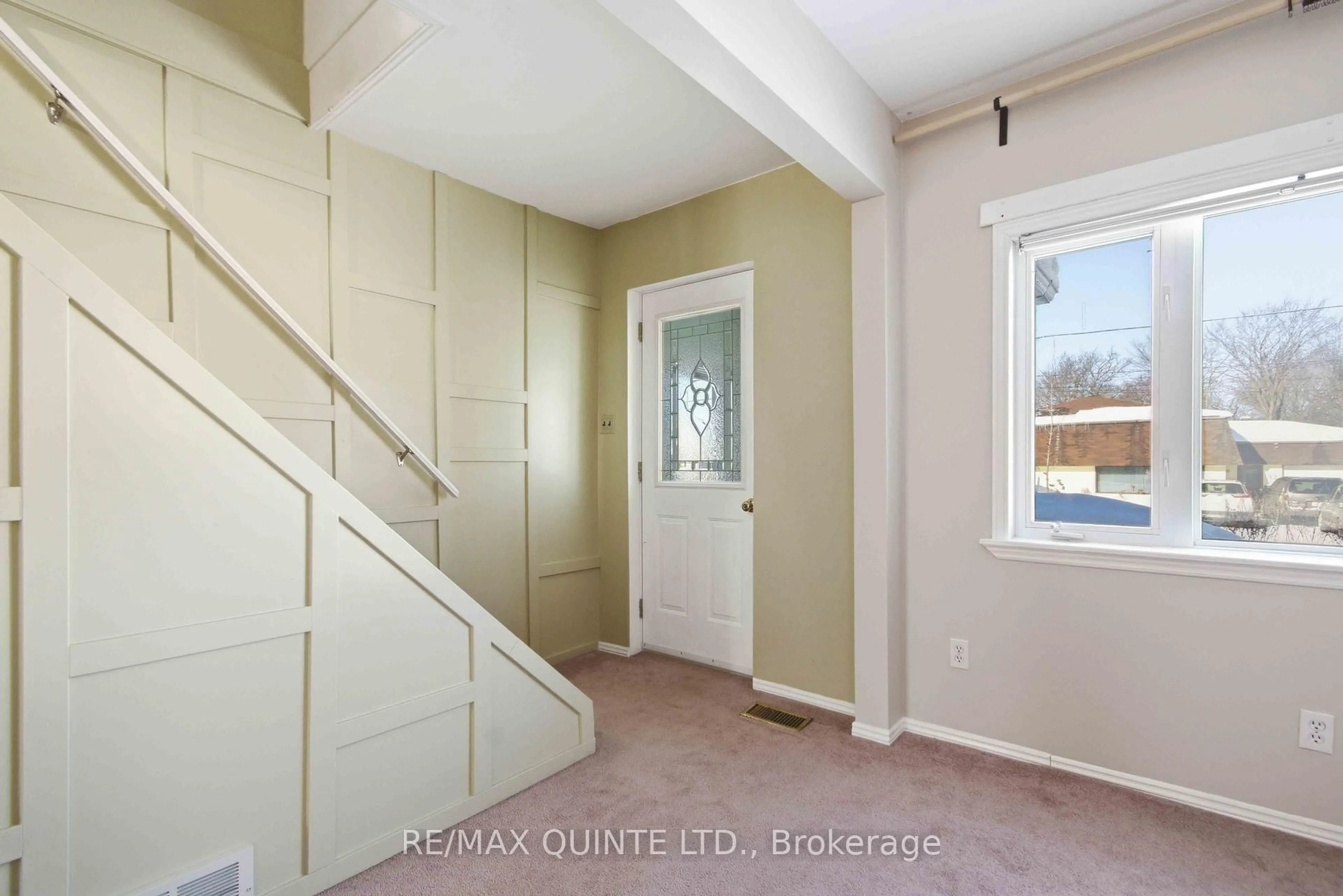 Unknown for 9 Wilkins St, Belleville Ontario K8P 1P2