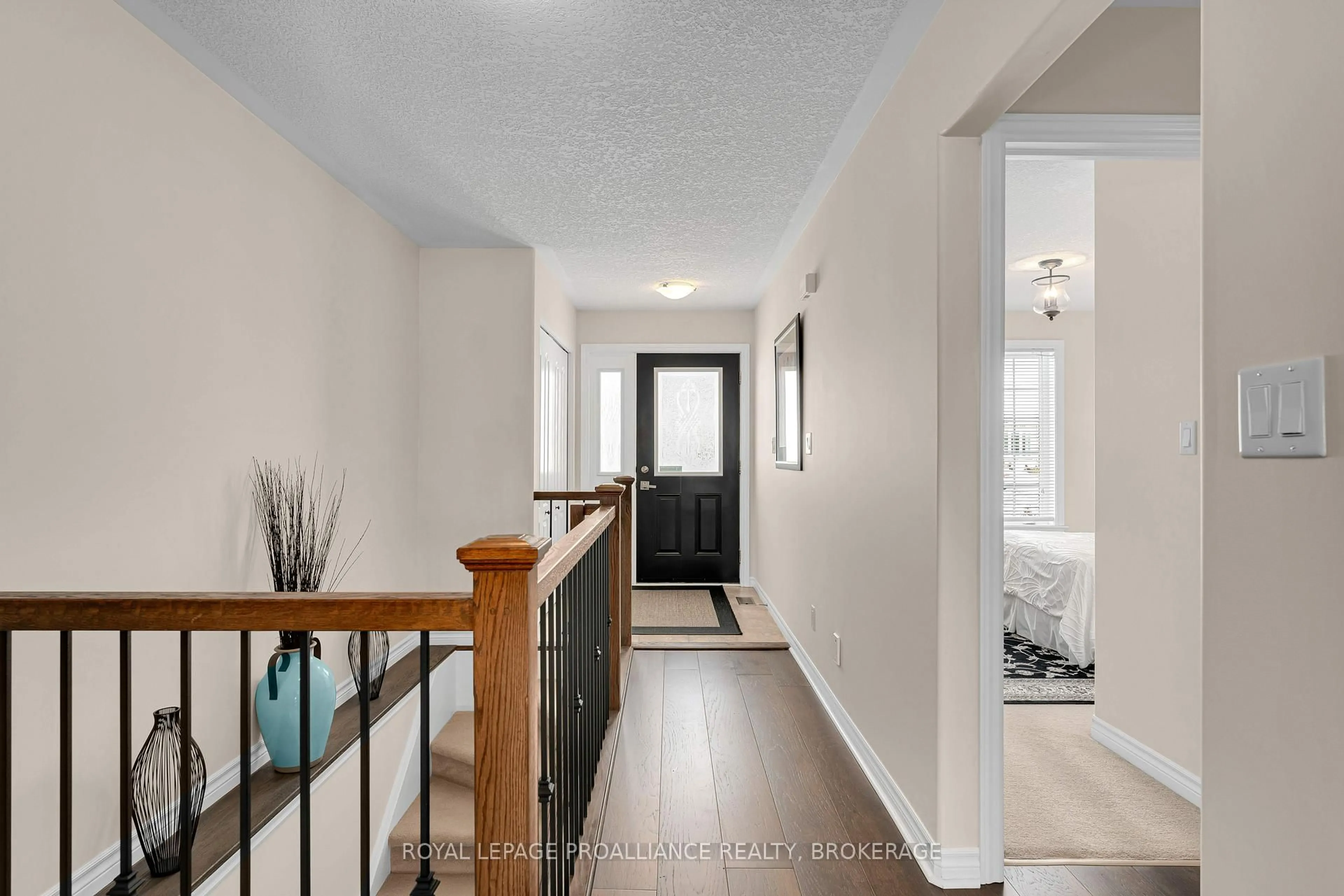 Indoor entryway for 137 Ellesmeer Ave, Kingston Ontario K7P 3H6
