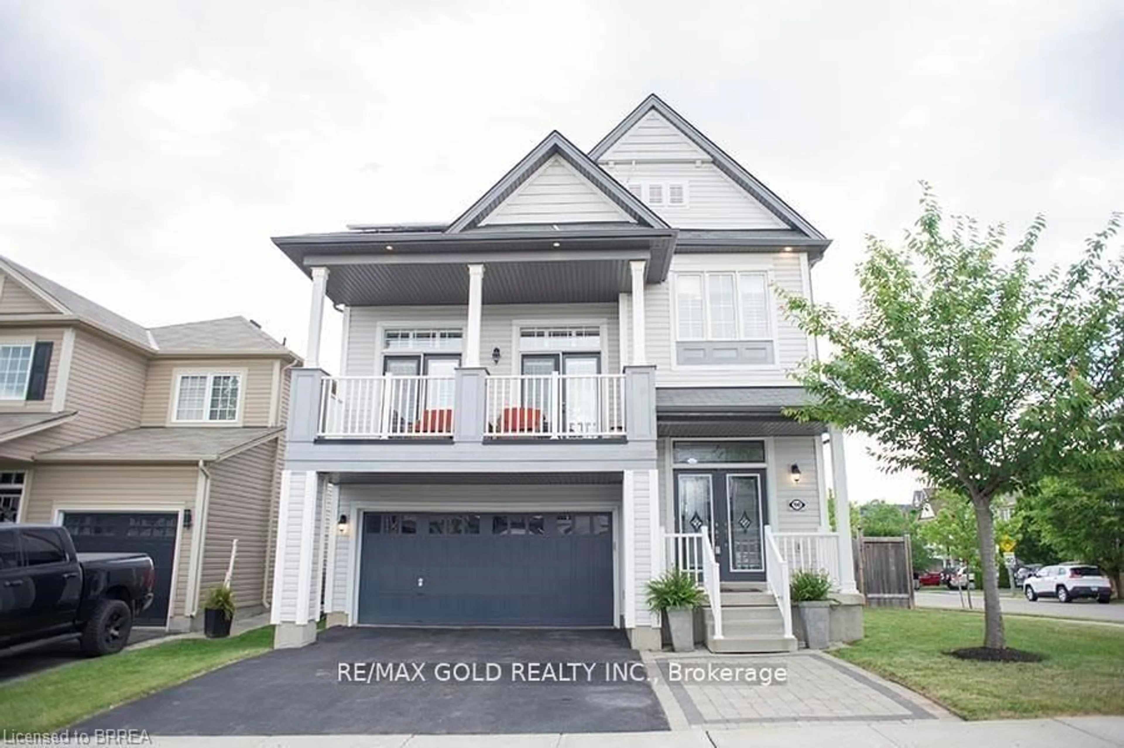 Home with vinyl exterior material, street for 90 Lambert Cres, Brantford Ontario N3T 0E9