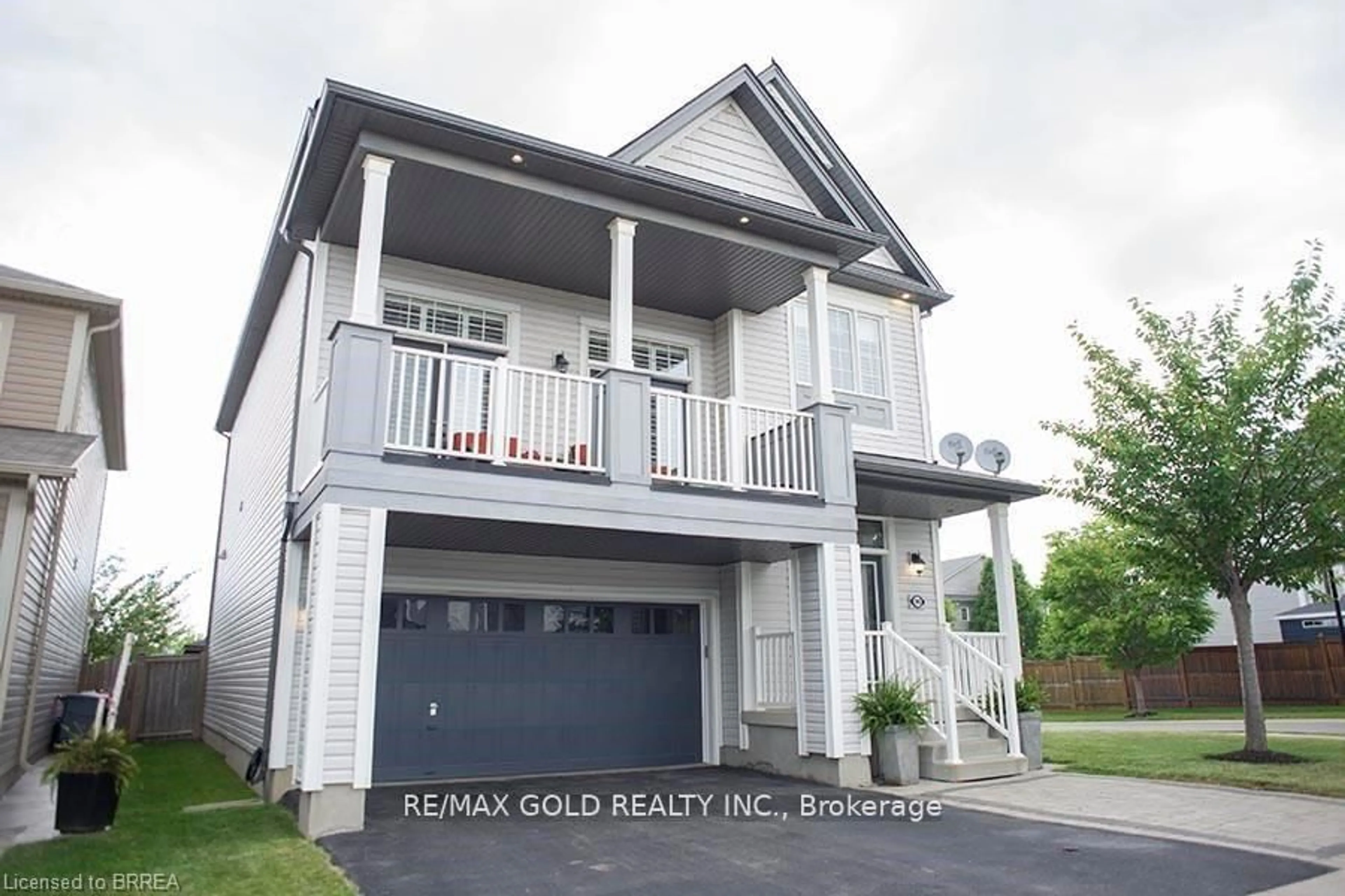 Home with vinyl exterior material, street for 90 Lambert Cres, Brantford Ontario N3T 0E9