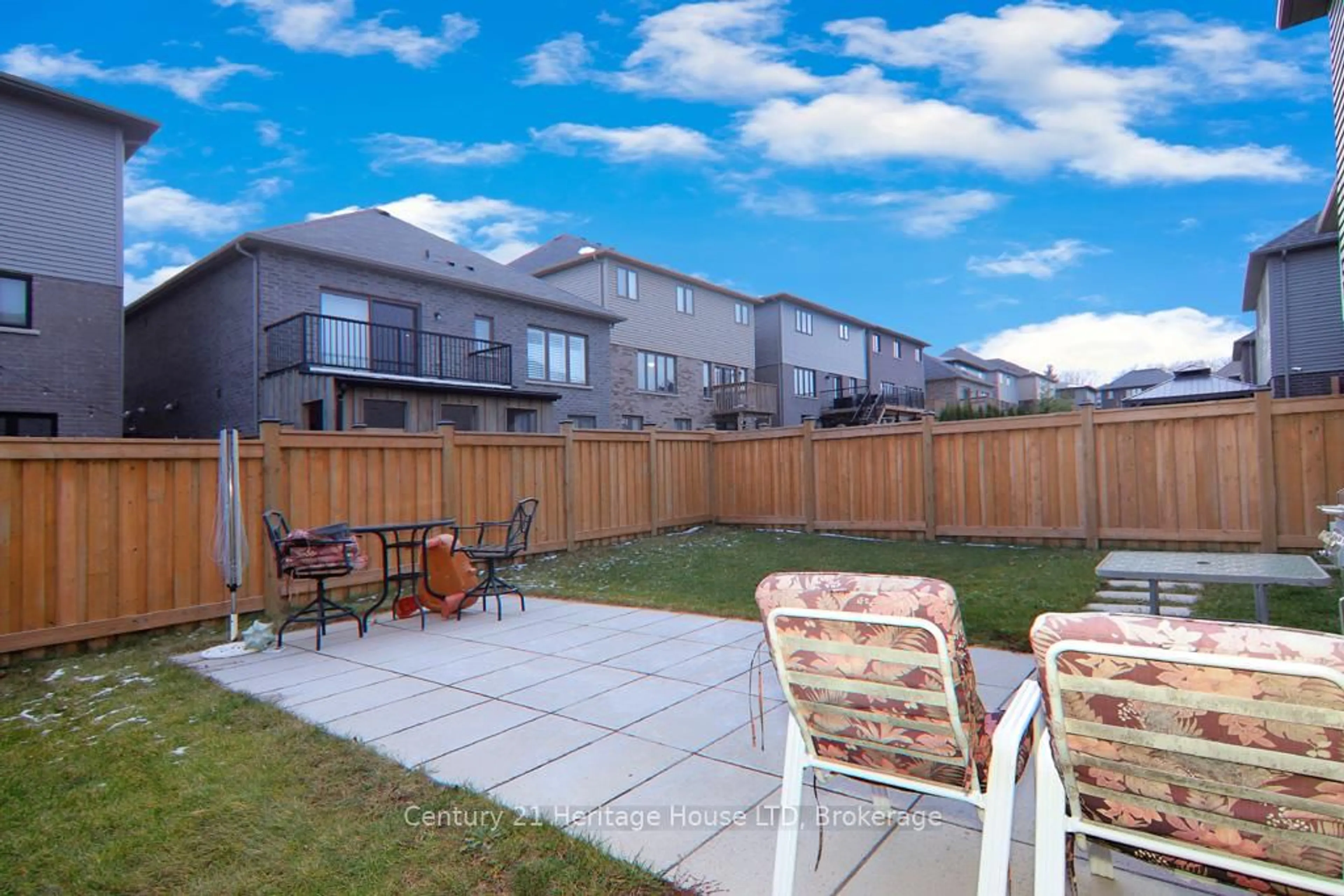 Patio, unknown for 4070 Thomas St, Lincoln Ontario L3J 0S5