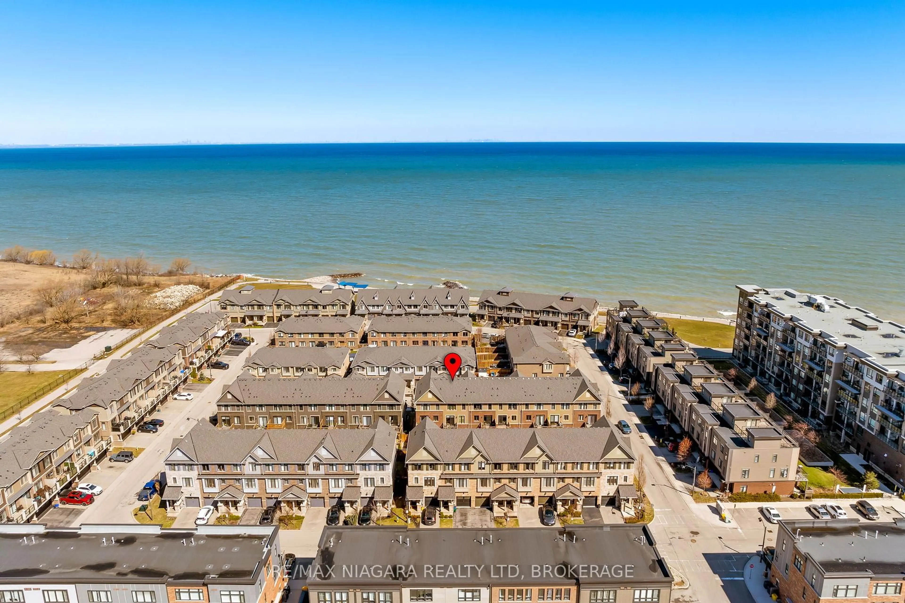 A pic from outside/outdoor area/front of a property/back of a property/a pic from drone, water/lake/river/ocean view for 11 Walters Lane, Grimsby Ontario L3M 0H2