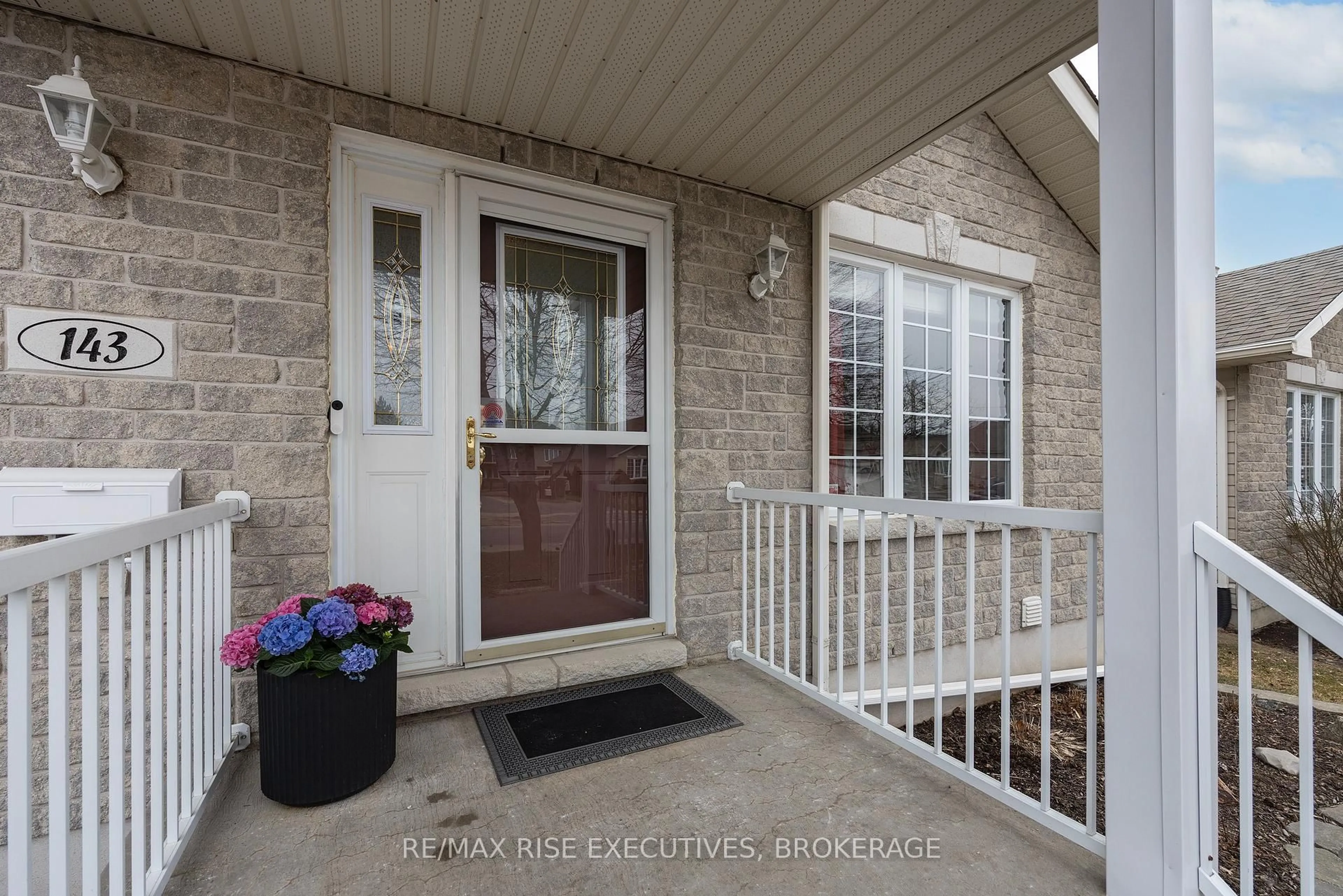 Indoor entryway for 143 Ellesmeer Ave, Kingston Ontario K7P 3H7
