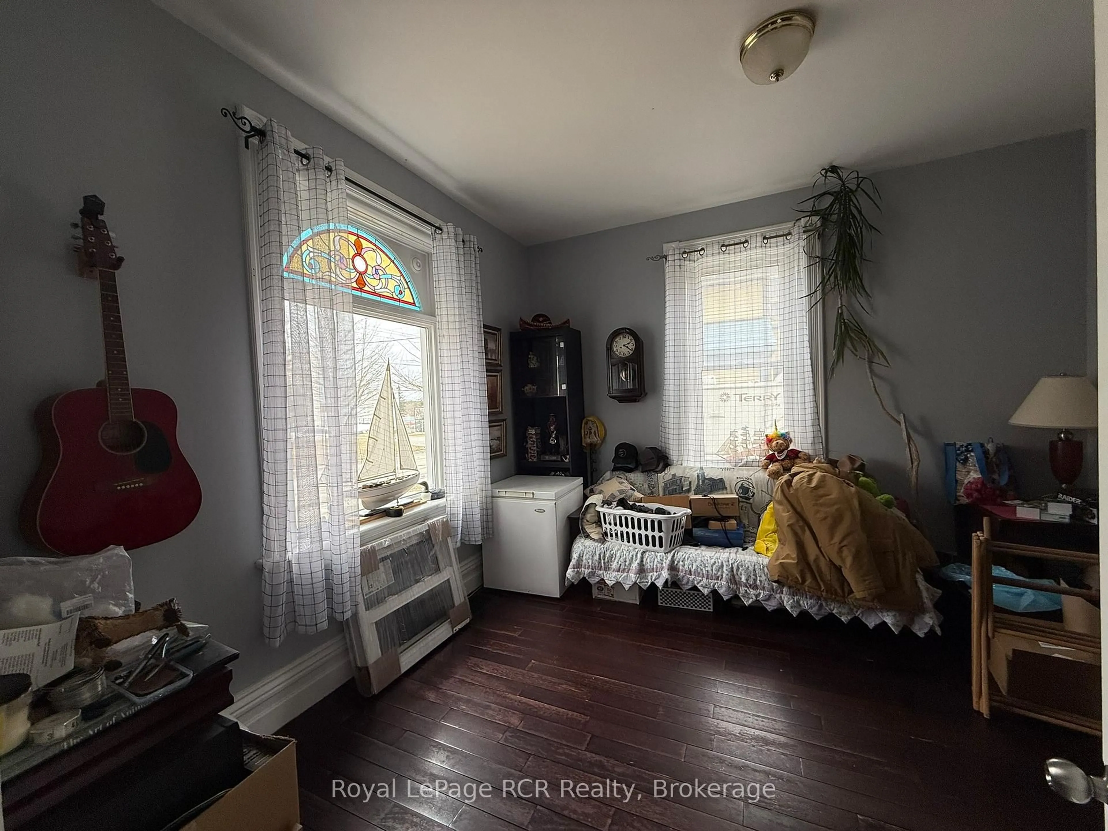 A pic of a room for 631 9th Ave, Hanover Ontario N4N 2M7