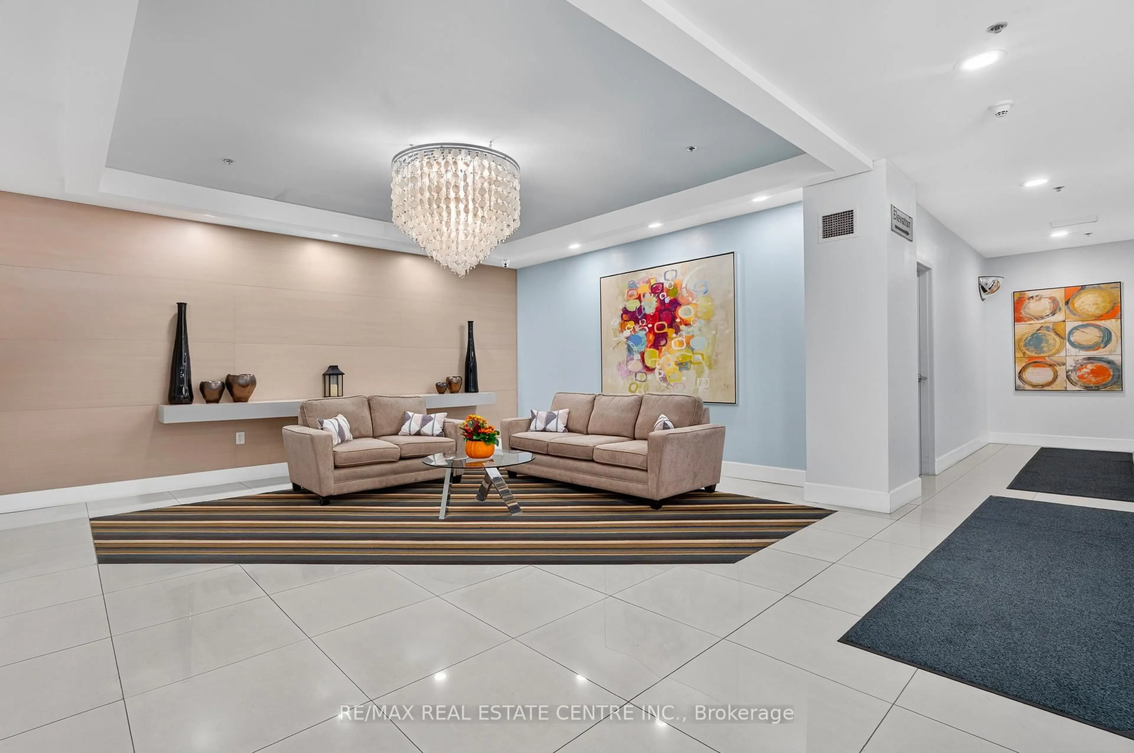 Lobby for 170 Water St #601, Cambridge Ontario N1R 3B6