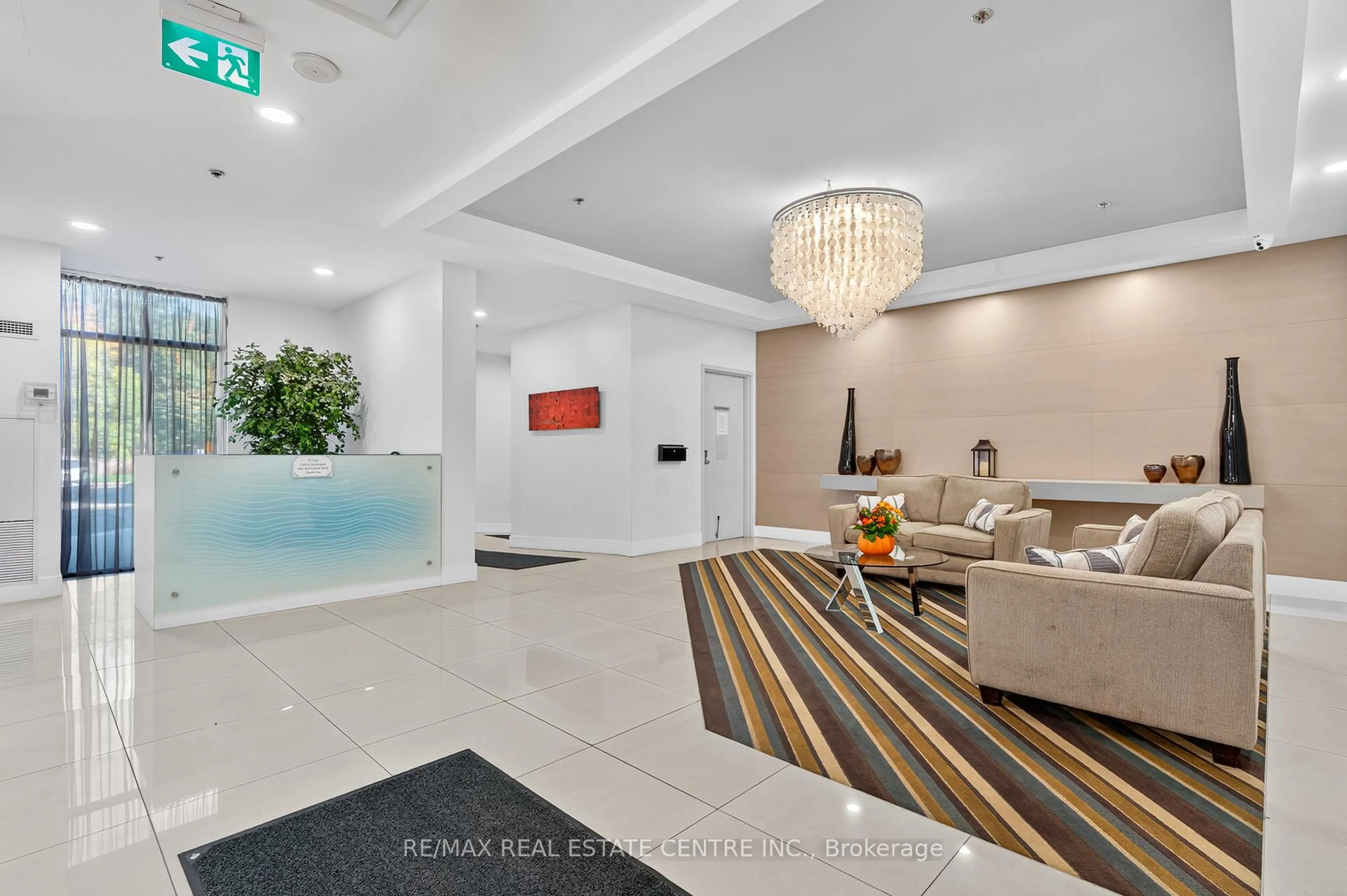 Lobby for 170 Water St #601, Cambridge Ontario N1R 3B6