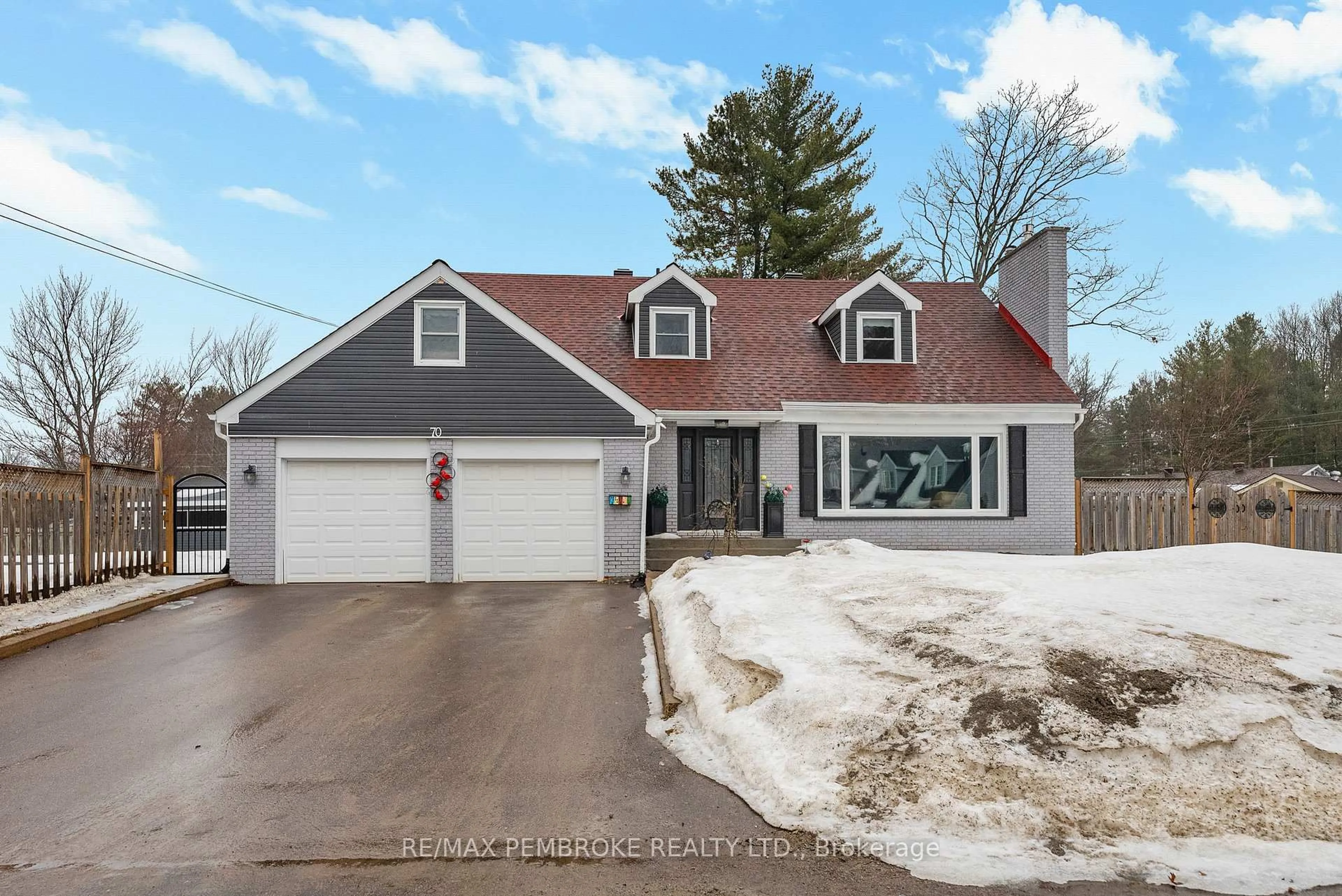 Unknown for 70 Mary St, Petawawa Ontario K8H 1S3