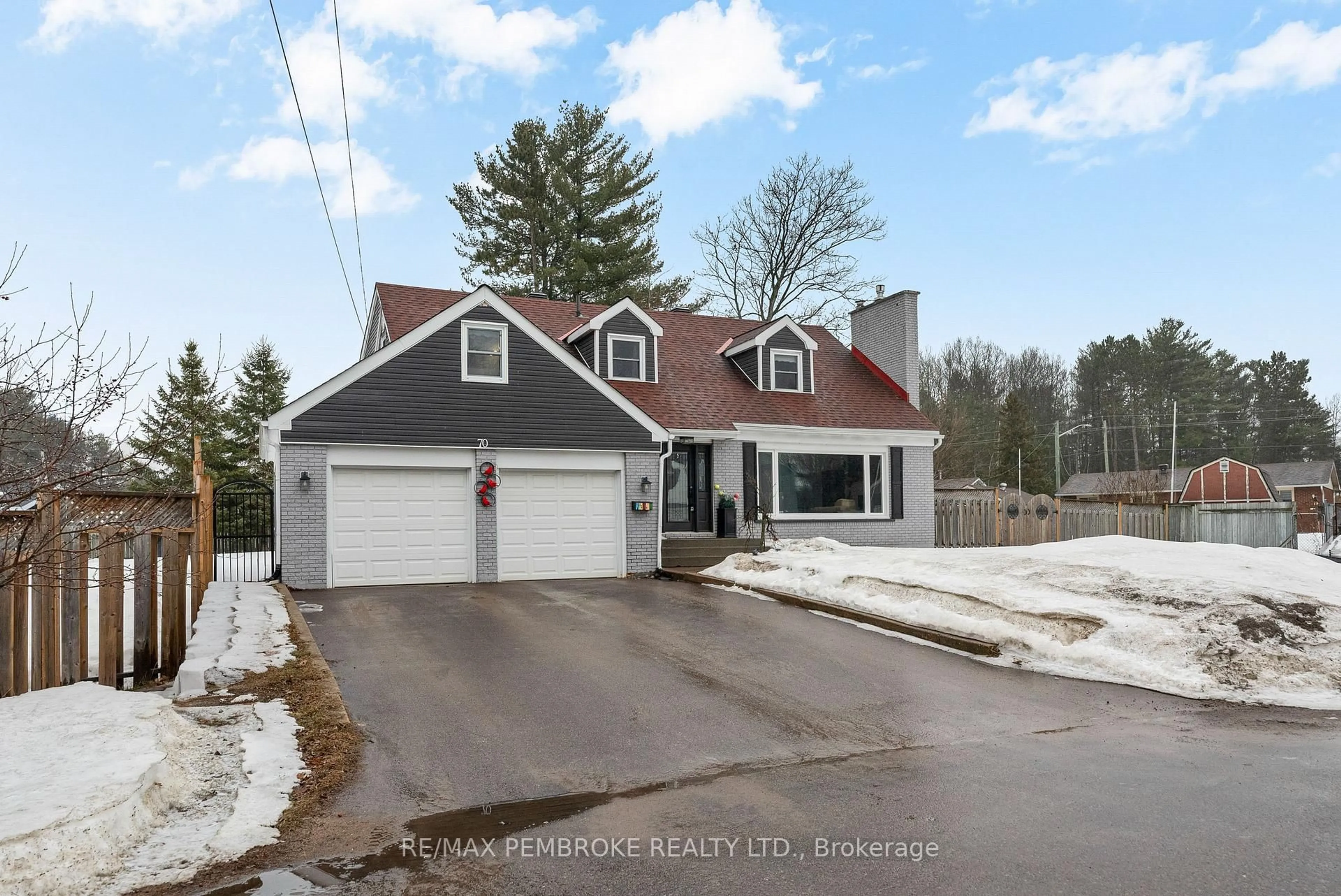 Unknown for 70 Mary St, Petawawa Ontario K8H 1S3