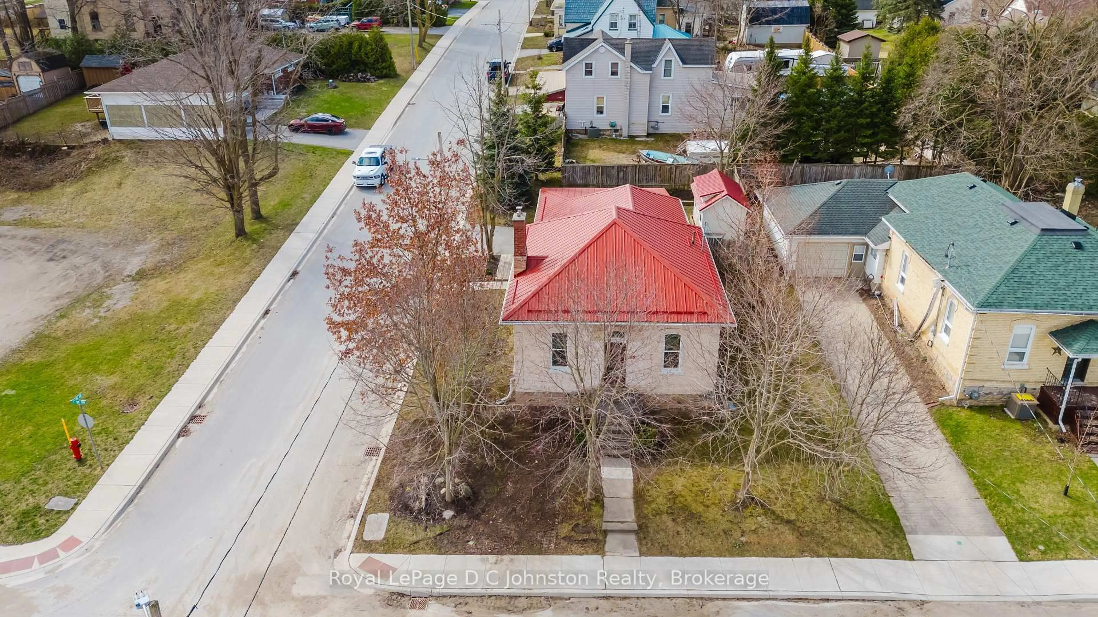 A pic from outside/outdoor area/front of a property/back of a property/a pic from drone, street for 83 3rd St #SW, Arran-Elderslie Ontario N0G 1L0