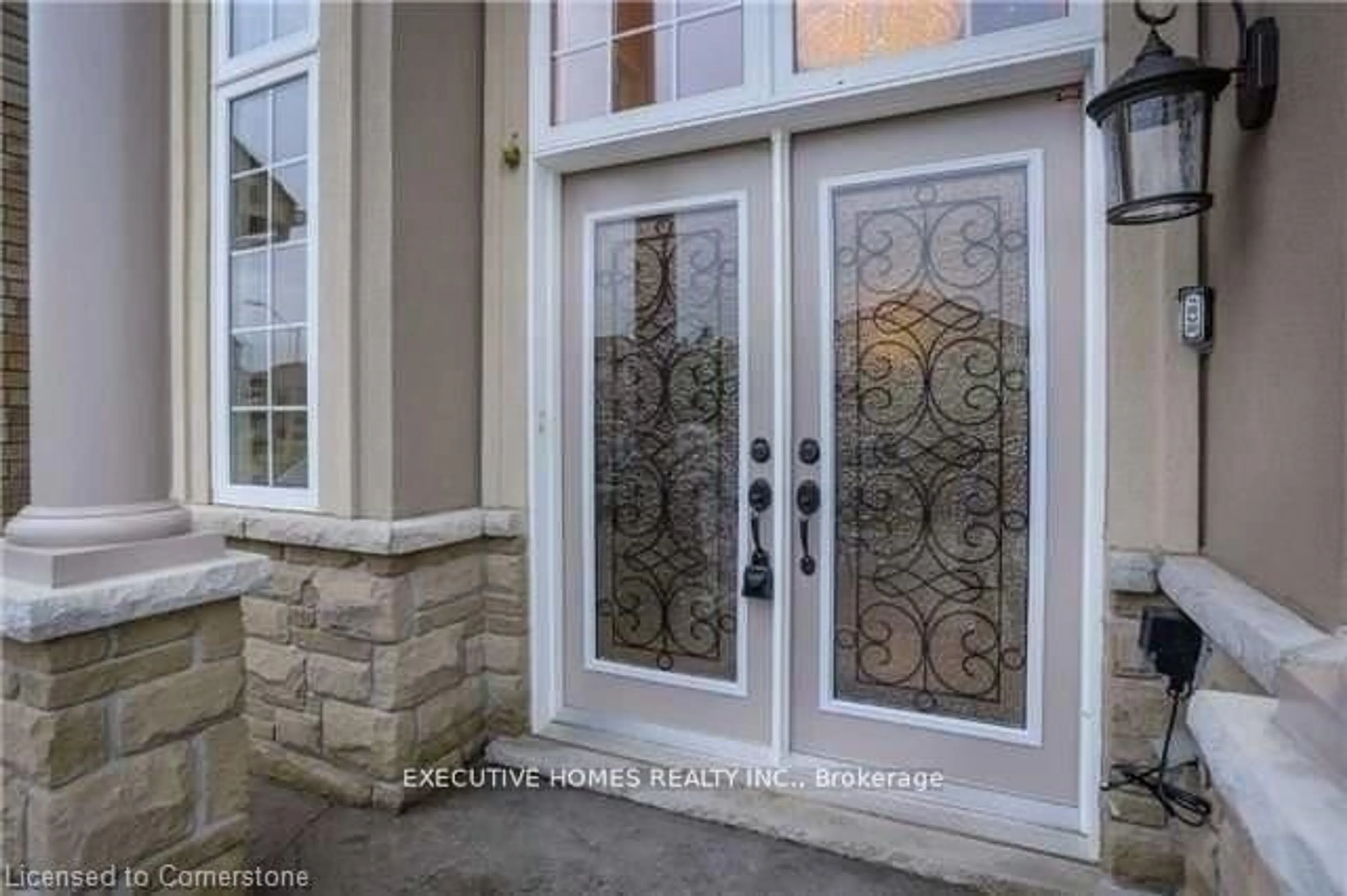 Indoor entryway for 78 Assisi St, Hamilton Ontario L8W 0A4