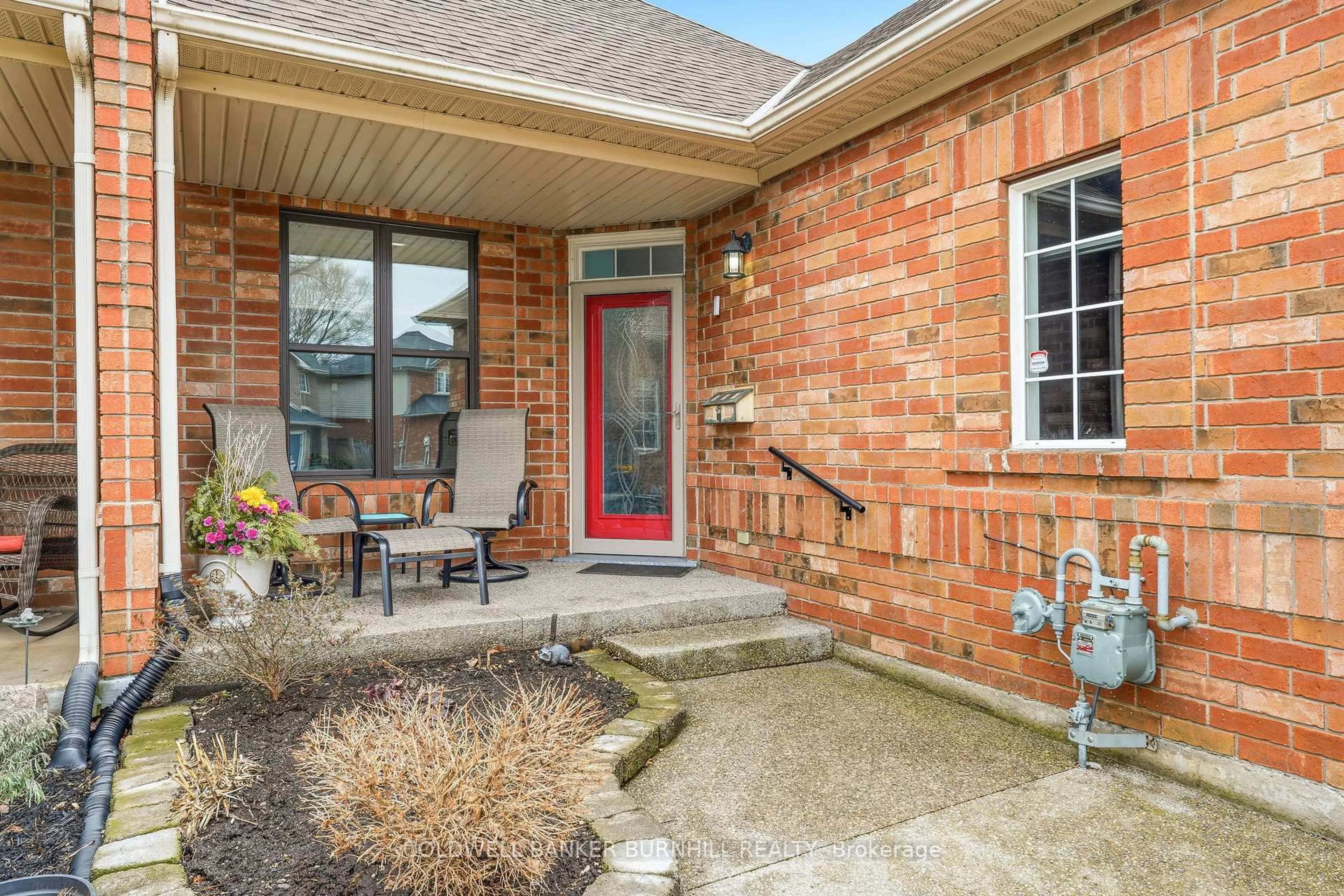 Home with brick exterior material, street for 133 Thoroughbred Blvd, Hamilton Ontario L9K 1N2