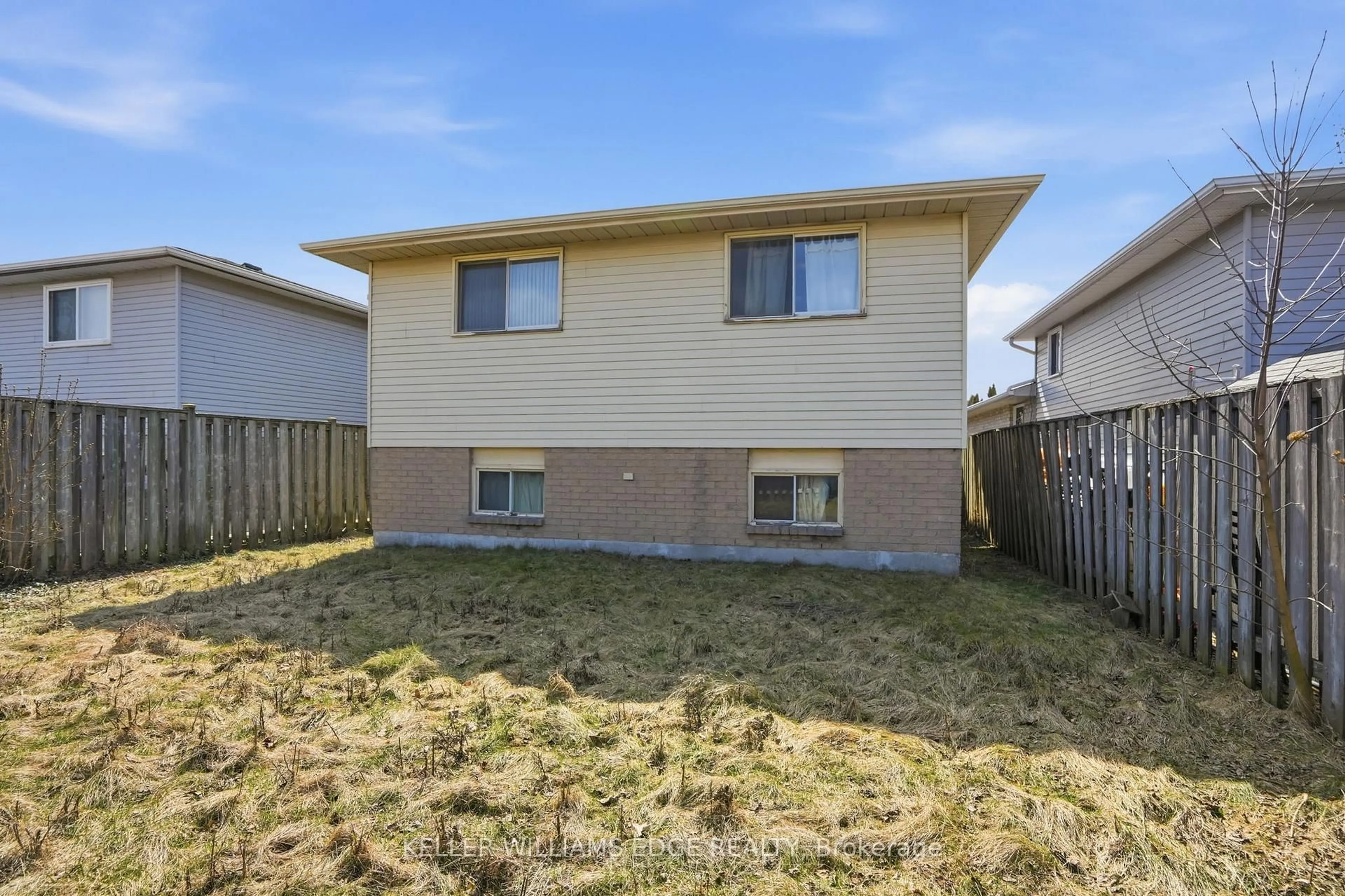 Unknown for 41 Kennard St, Hamilton Ontario L8J 2C3