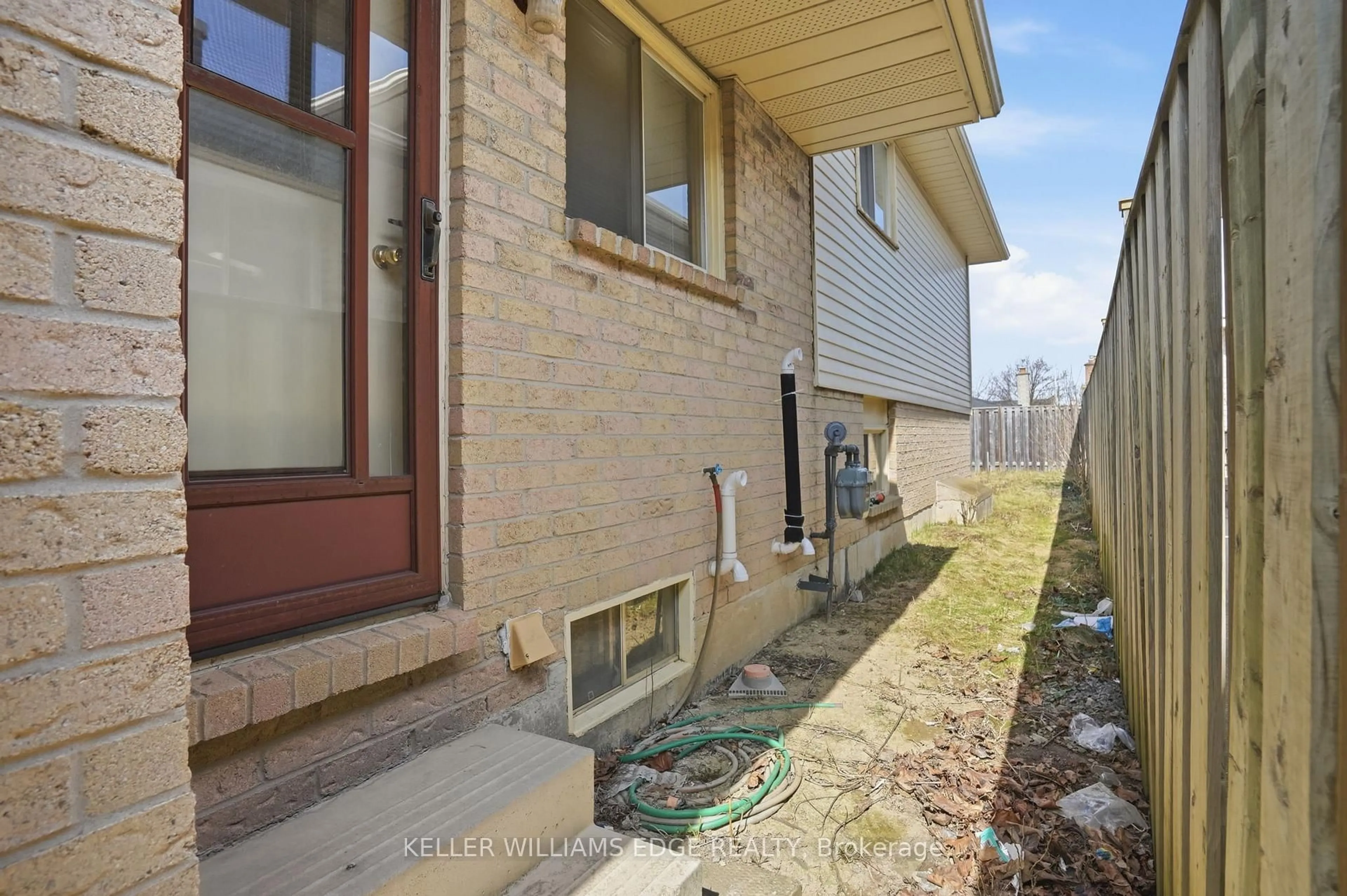 Home with brick exterior material, street for 41 Kennard St, Hamilton Ontario L8J 2C3