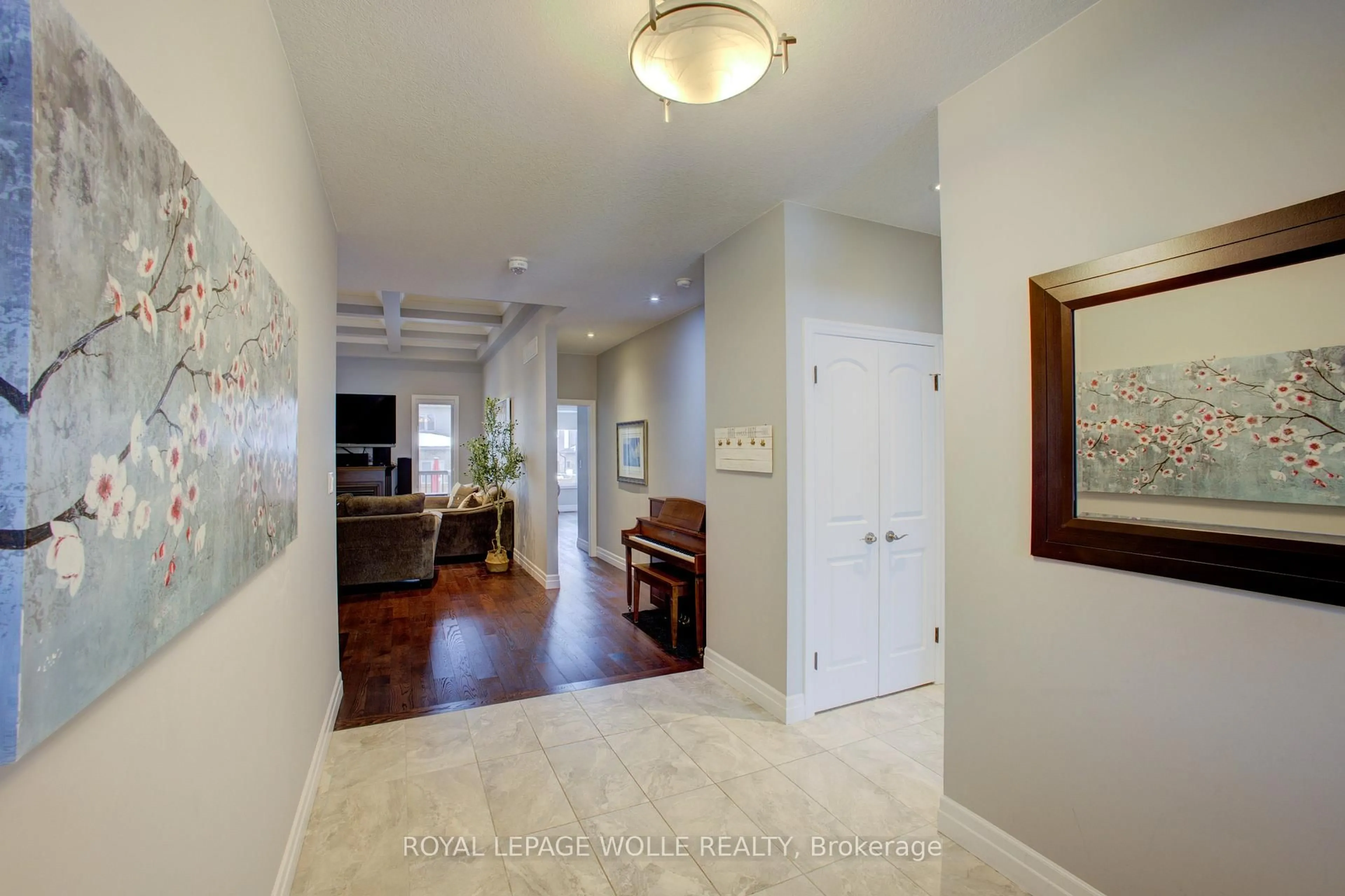 Indoor entryway for 5 Jack koehler Lane, Wellesley Ontario N0B 2T0