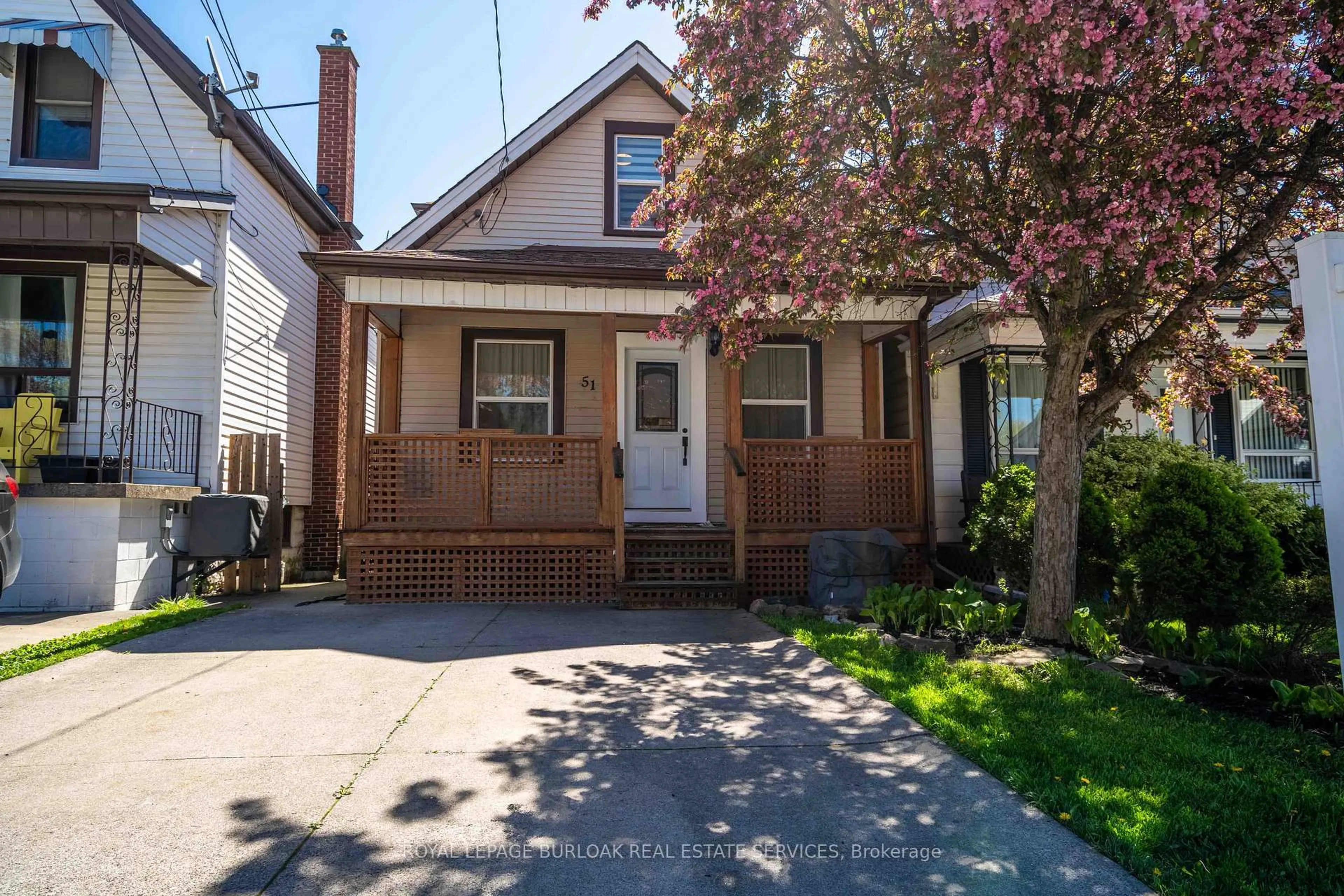 Unknown for 51 East 23rd St, Hamilton Ontario L8V 2W5