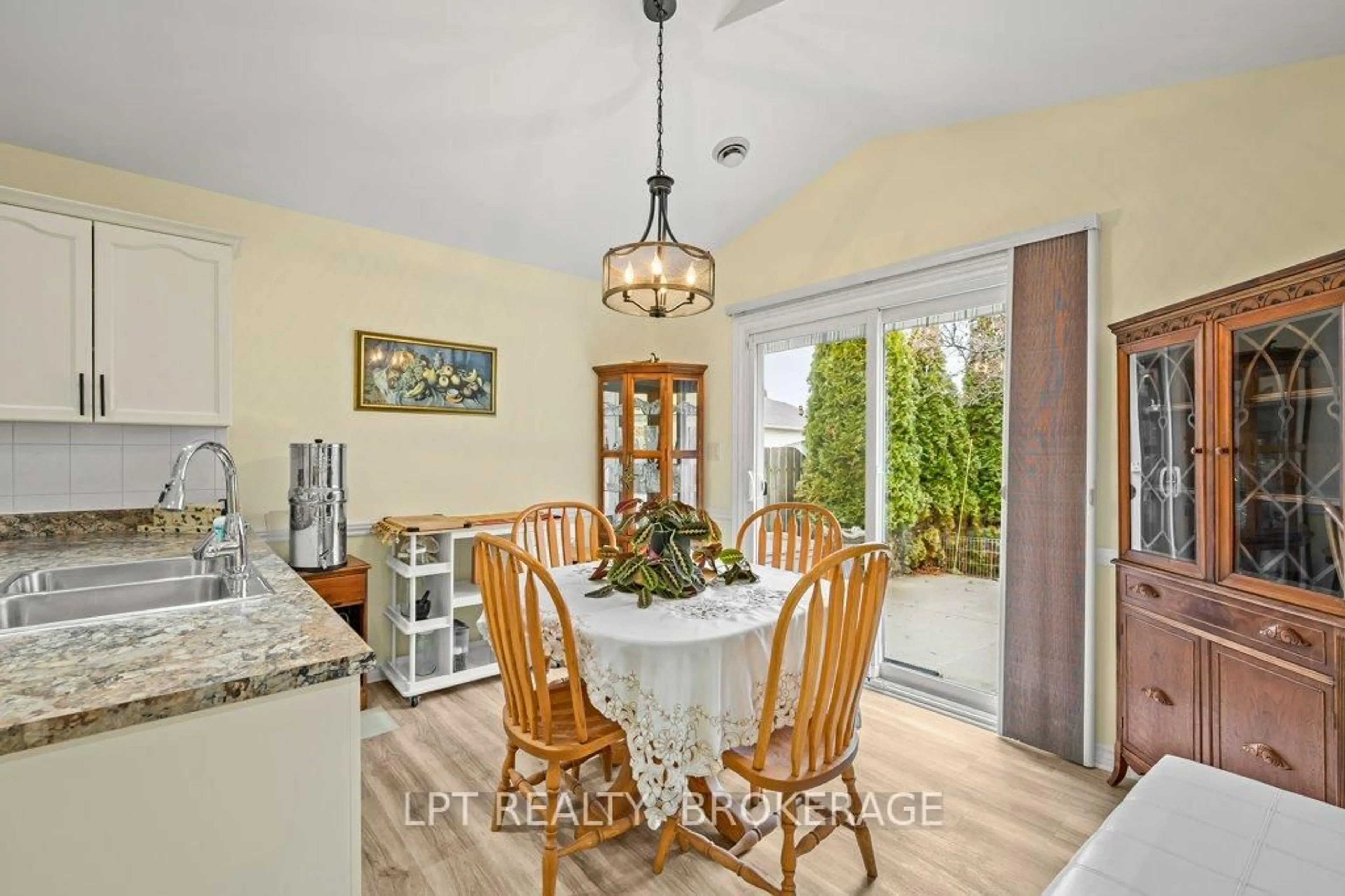 Dining room, ceramic/tile floor for 11 Wilfred Cres, Kingston Ontario K7K 7H1