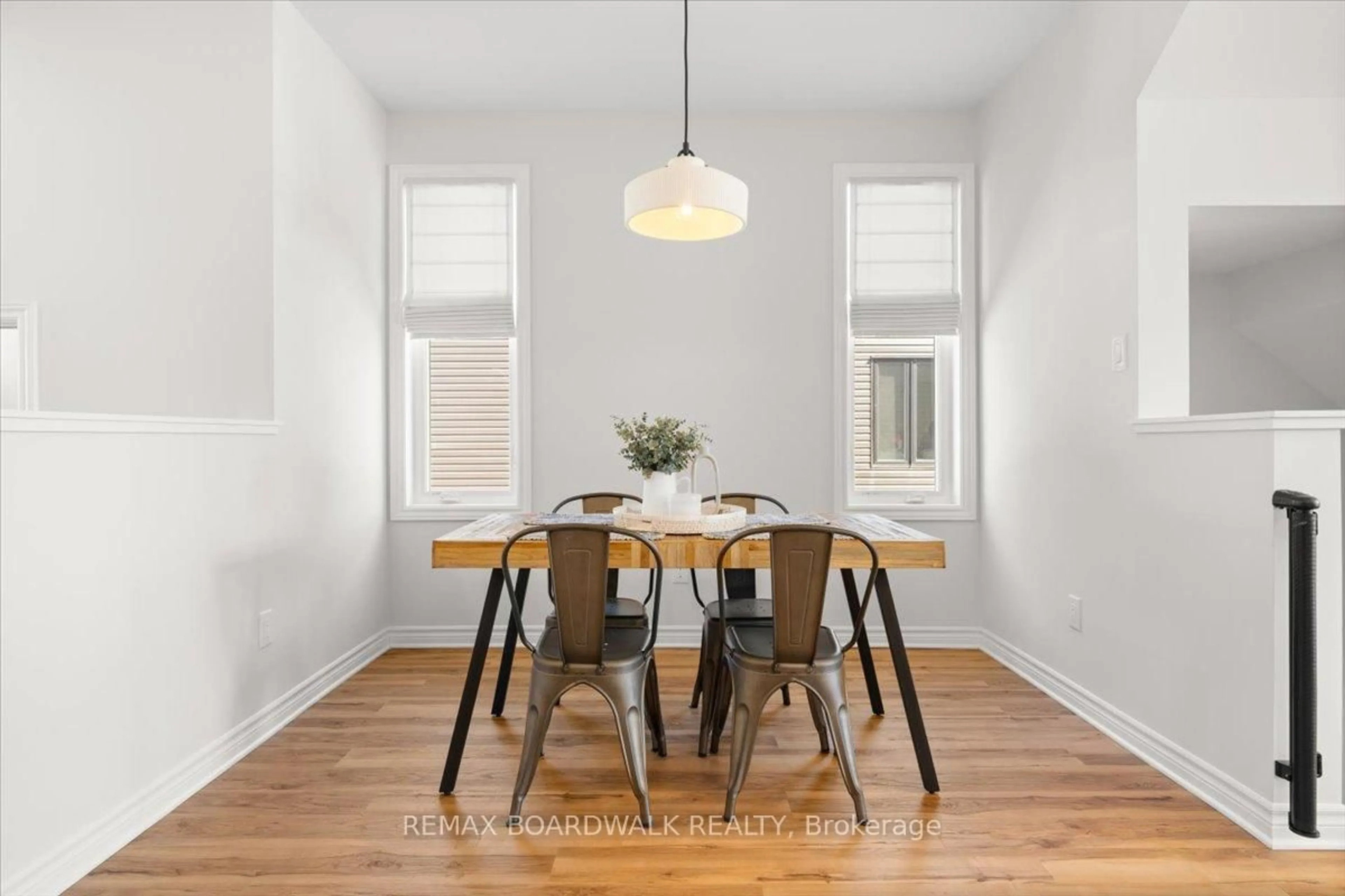 Dining room, wood/laminate floor for 297 Labelle St, Russell Ontario K0A 1W0