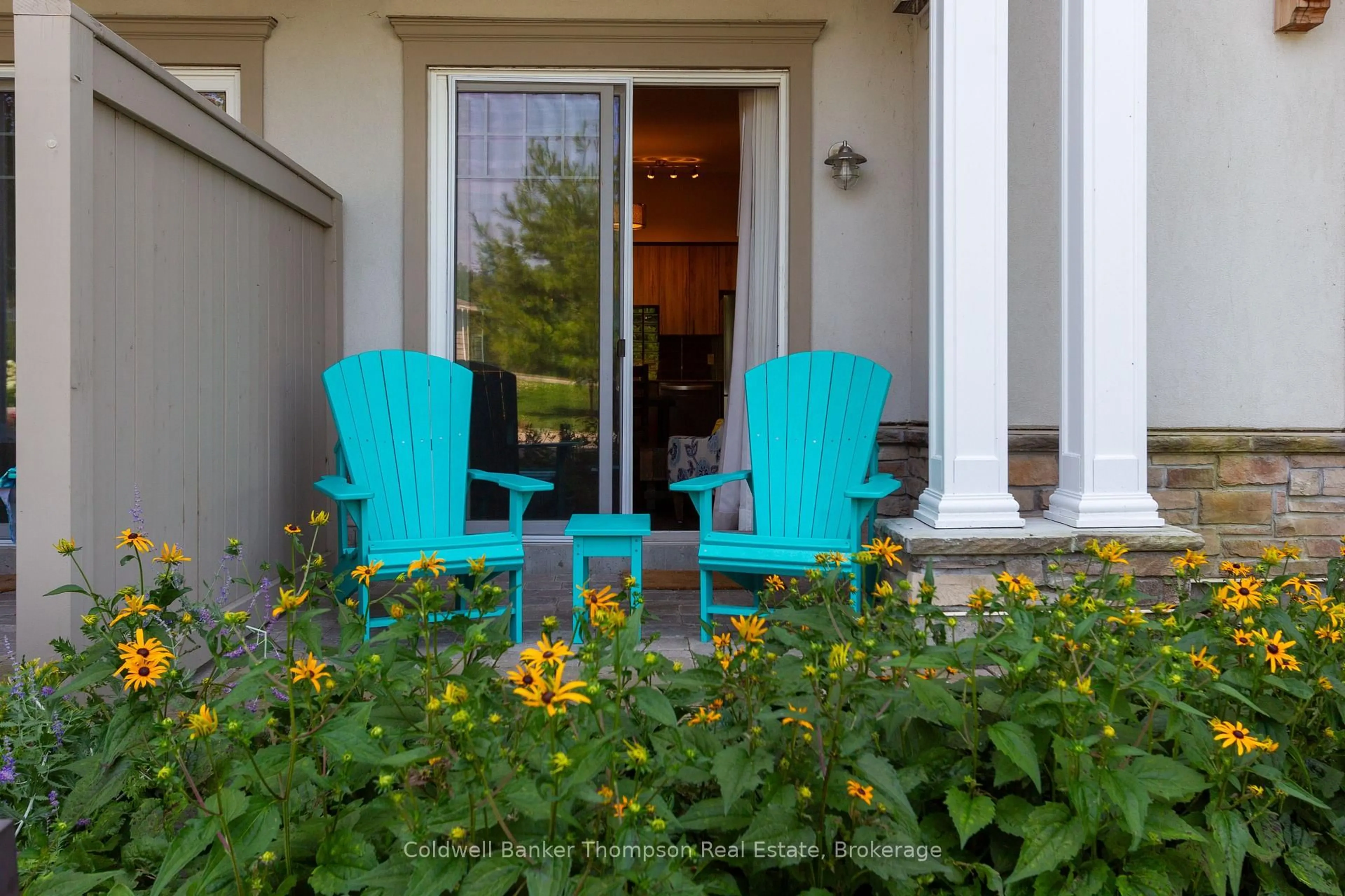 Patio, street for 25 PEN LAKE POINT Rd #110, Huntsville Ontario P1H 1A9