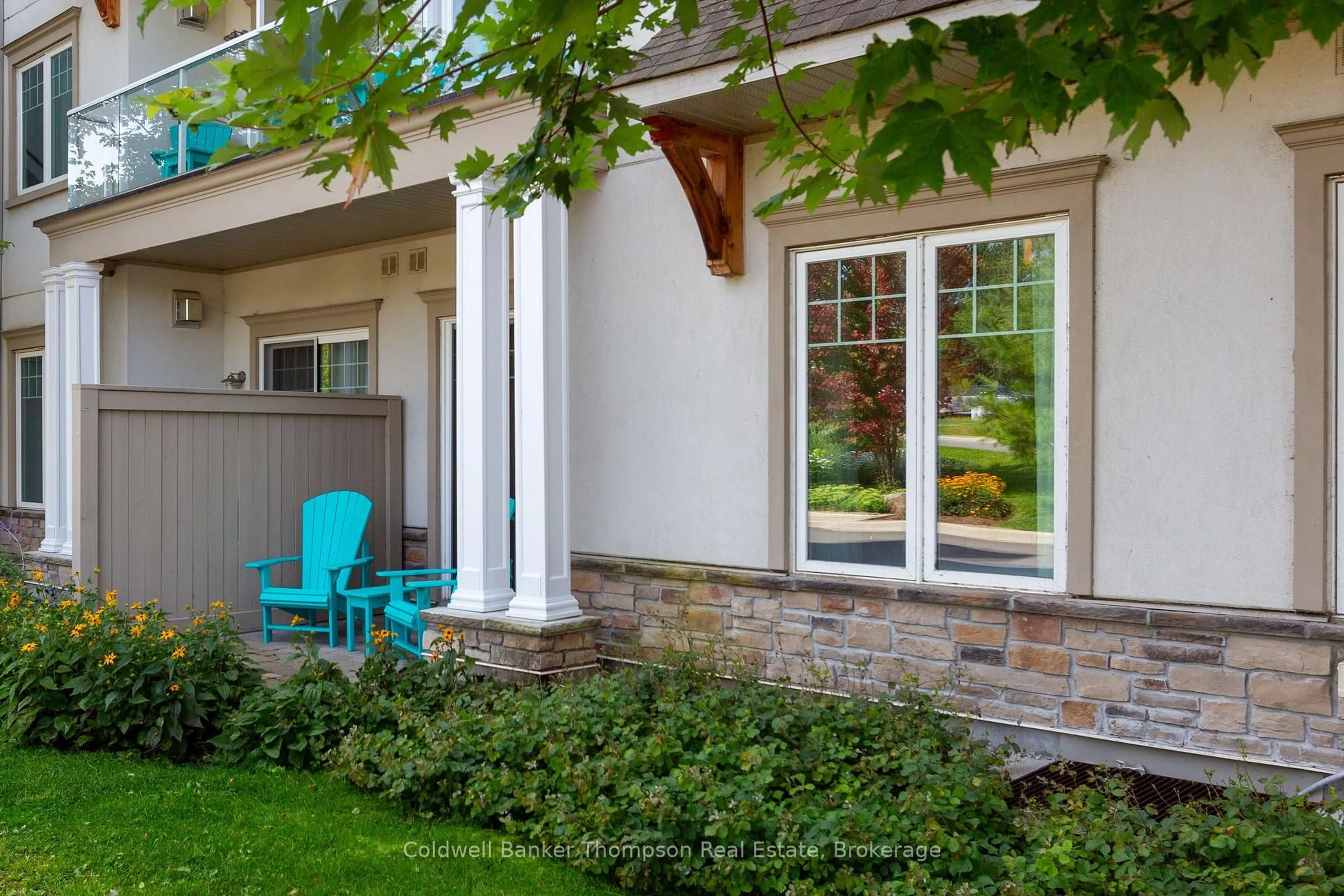 Patio, street for 25 PEN LAKE POINT Rd #110, Huntsville Ontario P1H 1A9