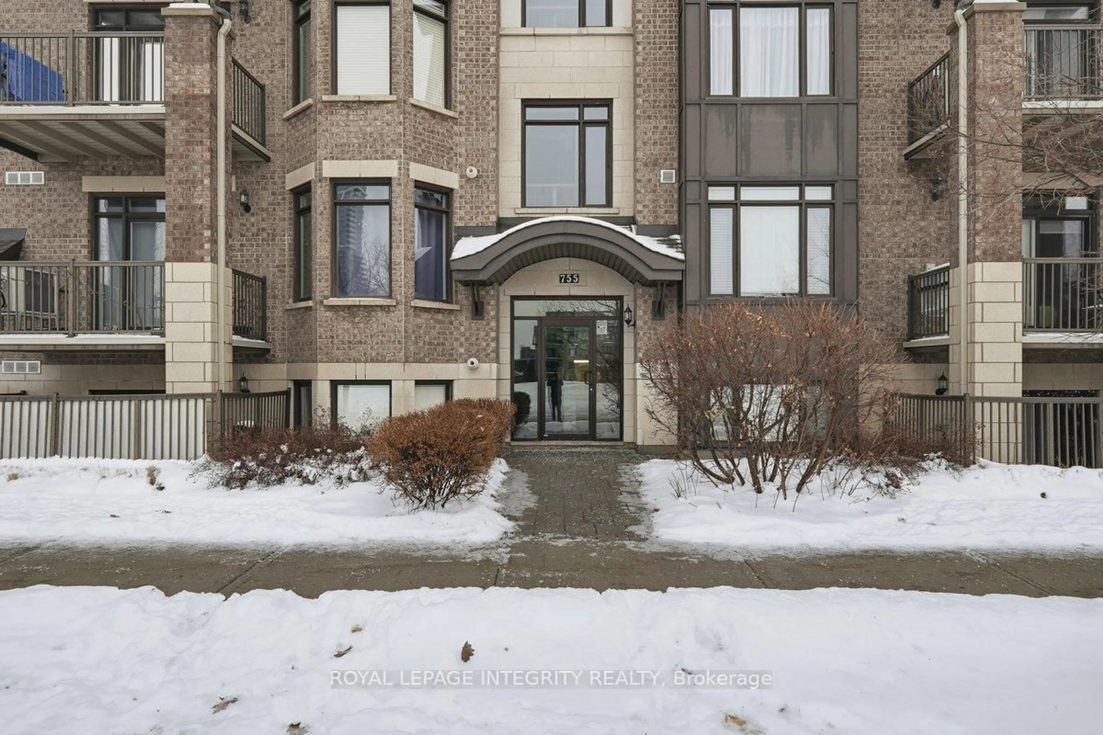 Indoor foyer for 755 Beauparc Private #202, Ottawa Ontario K1J 0A2