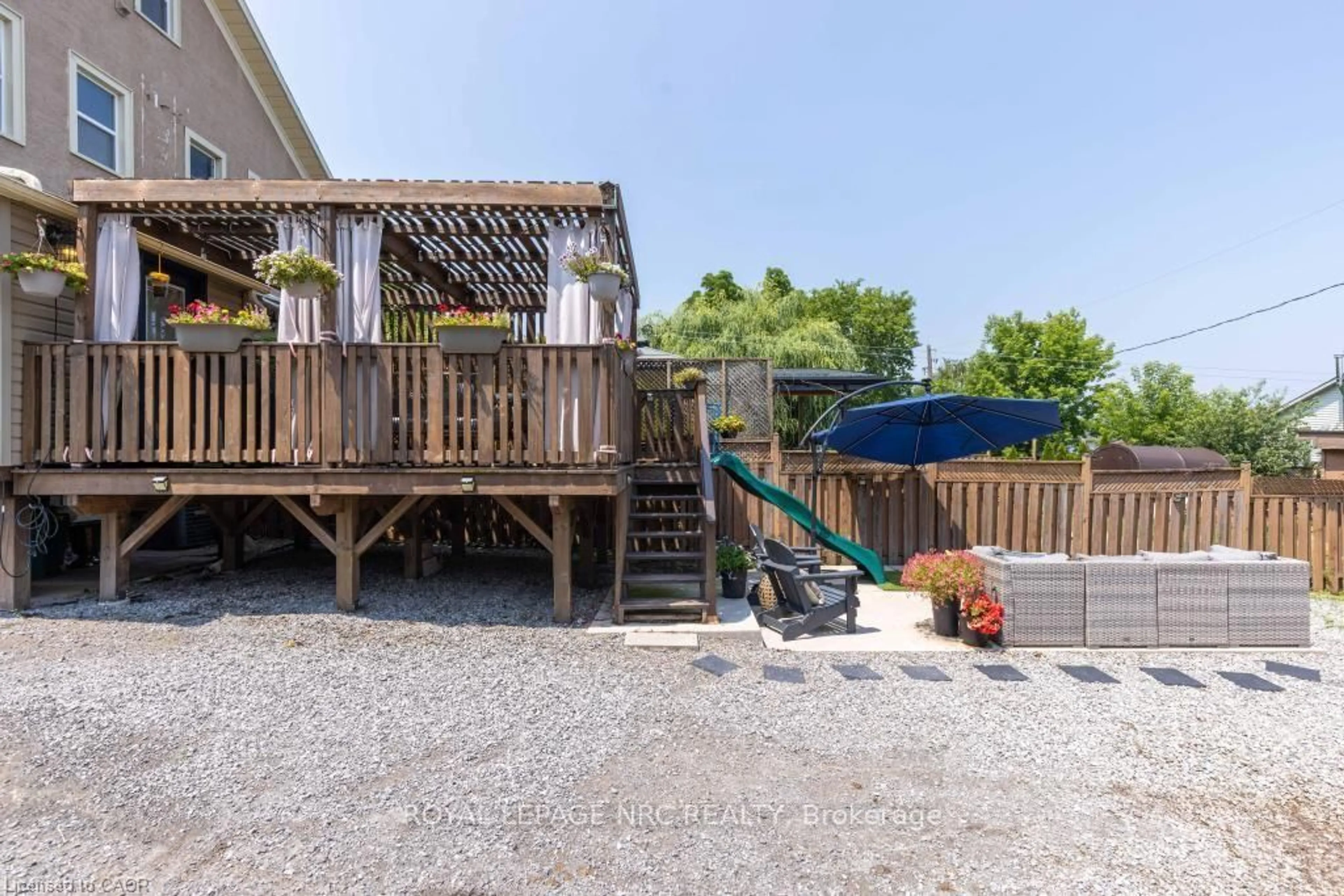 Patio, unknown for 48 Hodgkins Ave, Thorold Ontario L2V 1M1